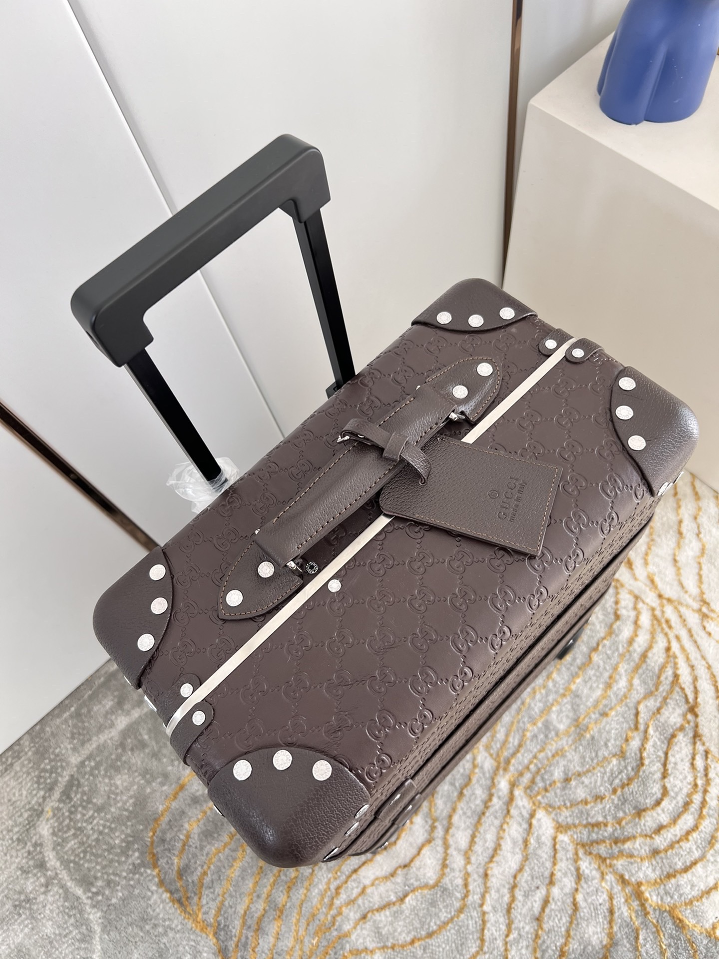 G*u*i suitcase/trolley case f906 retro size 20 inches