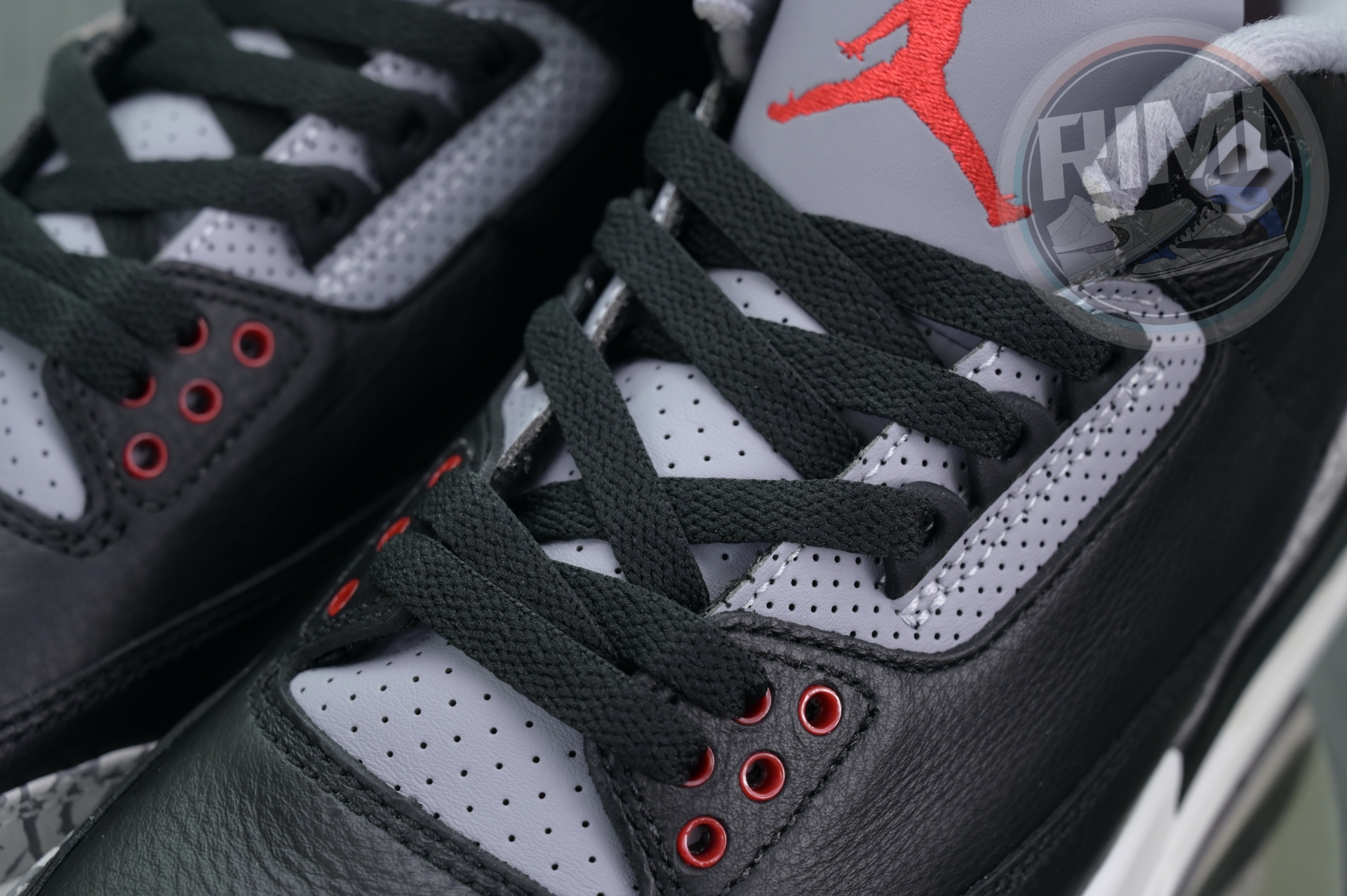 Air Jordan 3“Black Cement Reimagined”