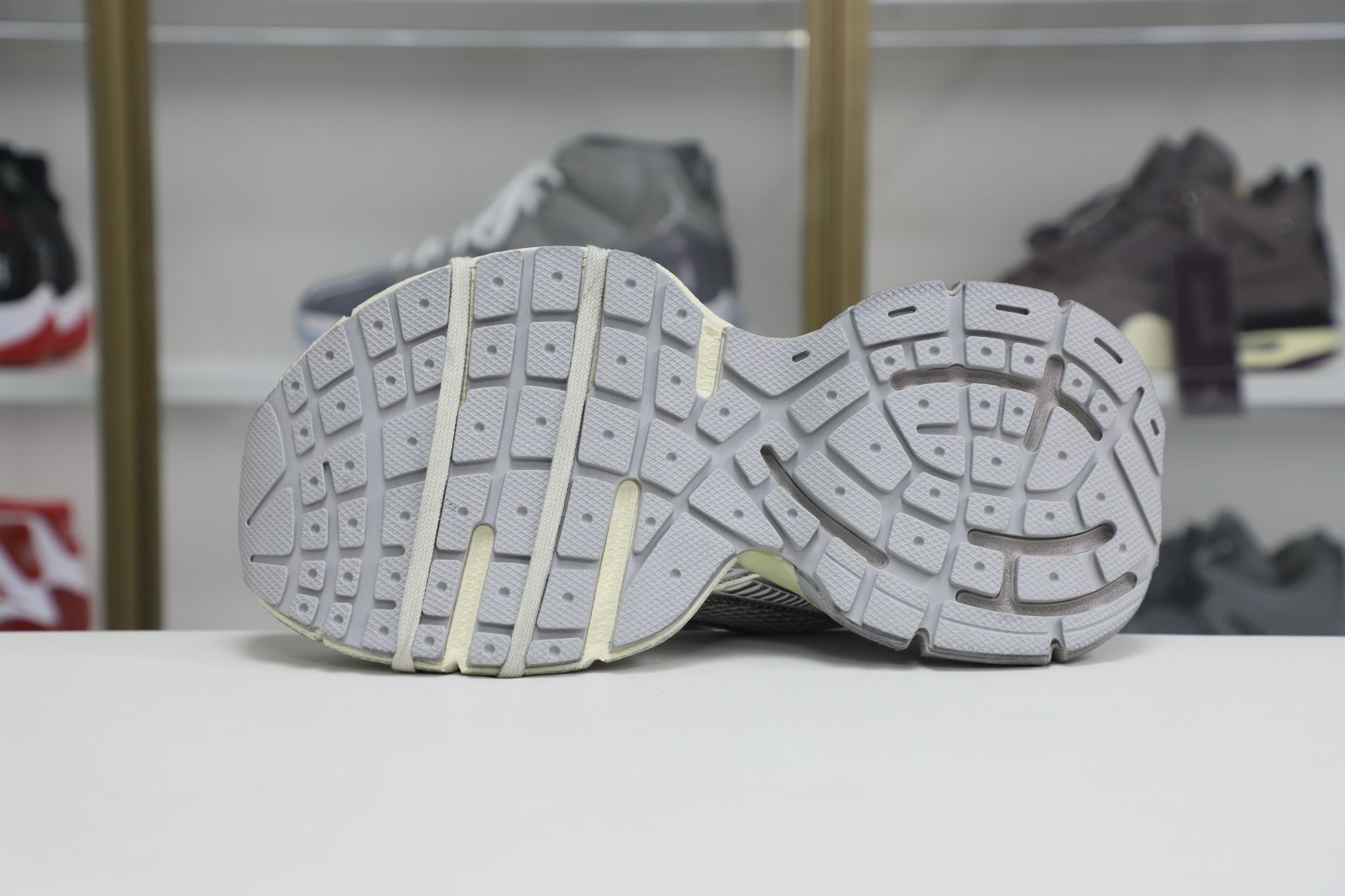 Balenciaga all sizes still in stock! Please contact customer service on iMessage/WhatsApp to purchase! BLGA  3XL