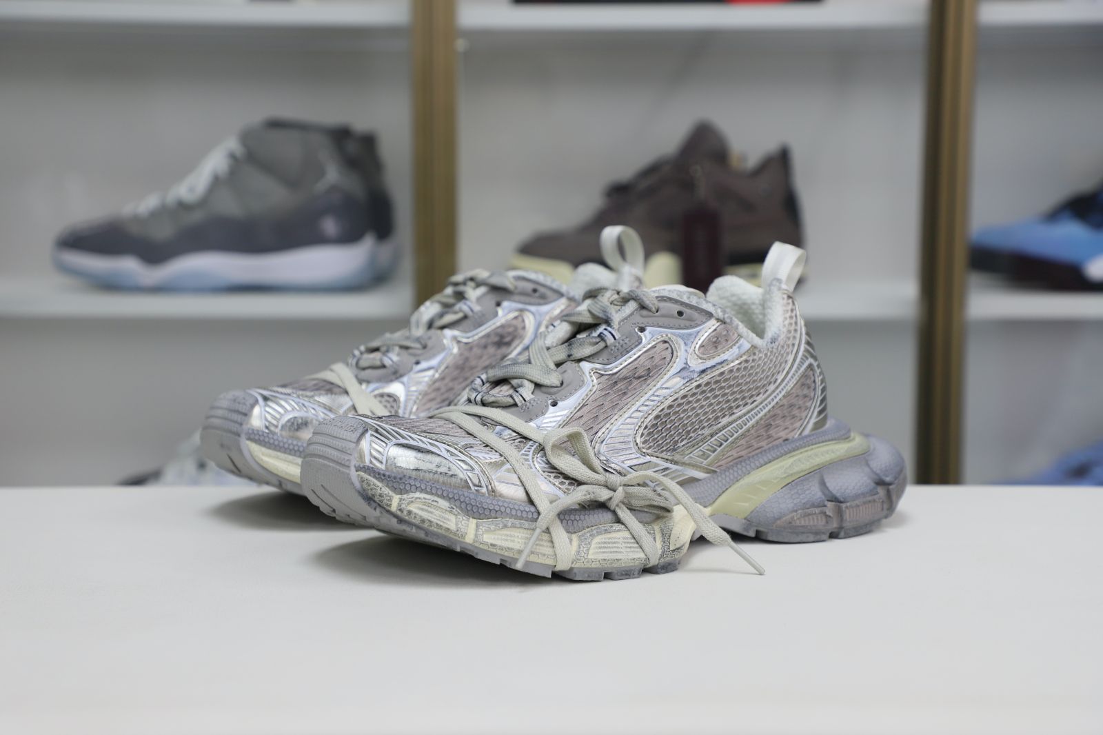 Balenciaga all sizes still in stock! Please contact customer service on iMessage/WhatsApp to purchase! BLGA  3XL