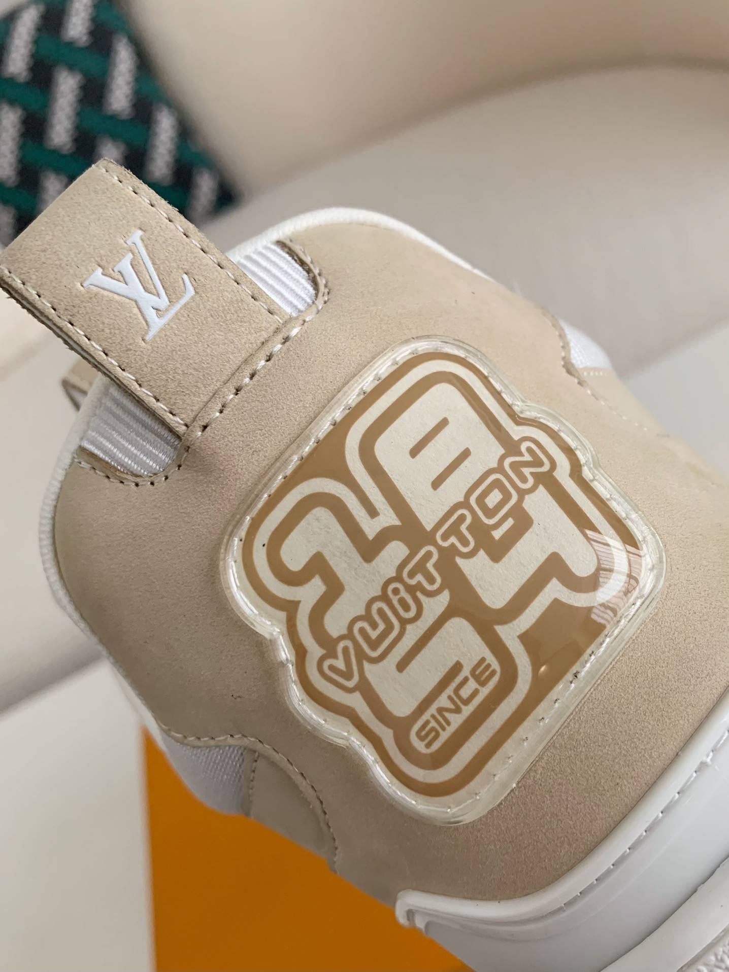 L*V RUNNER TATIC Sneakers