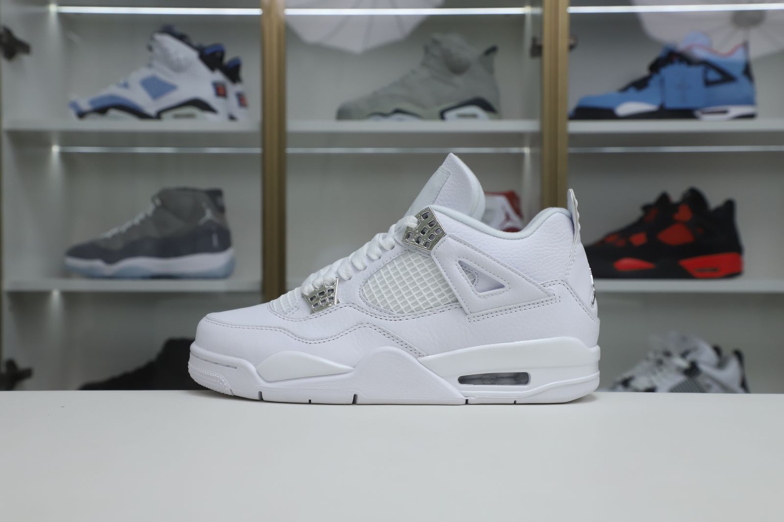 AIR JORDAN 4 RETRO 
