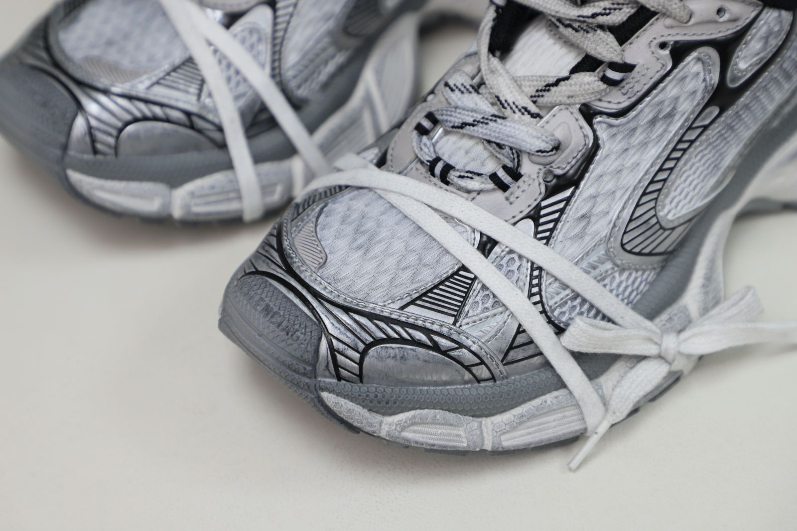 Balenciaga all sizes still in stock! Please contact customer service on iMessage/WhatsApp to purchase! BLGA  3XL