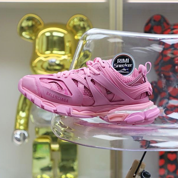 Balenciaga all sizes still in stock! Please contact customer service on iMessage/WhatsApp to purchase! BLGA  Track（LED）