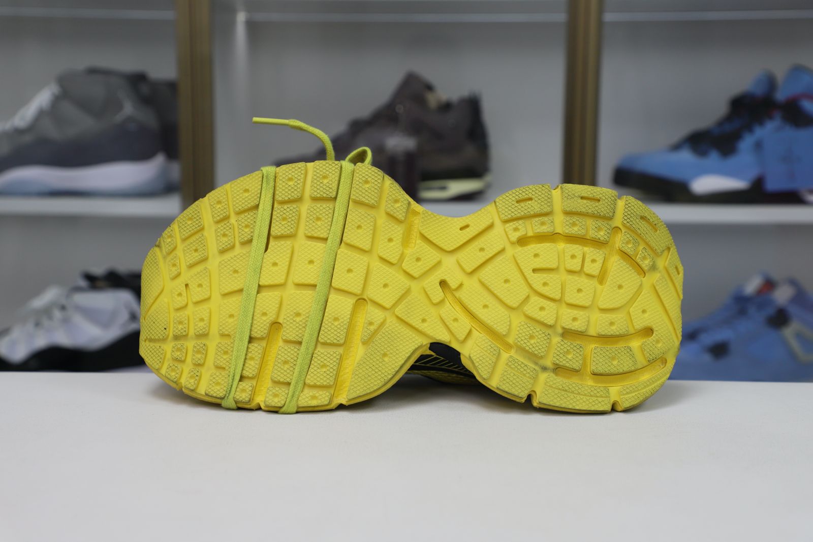 Balenciaga all sizes still in stock! Please contact customer service on iMessage/WhatsApp to purchase! BLGA  3XL