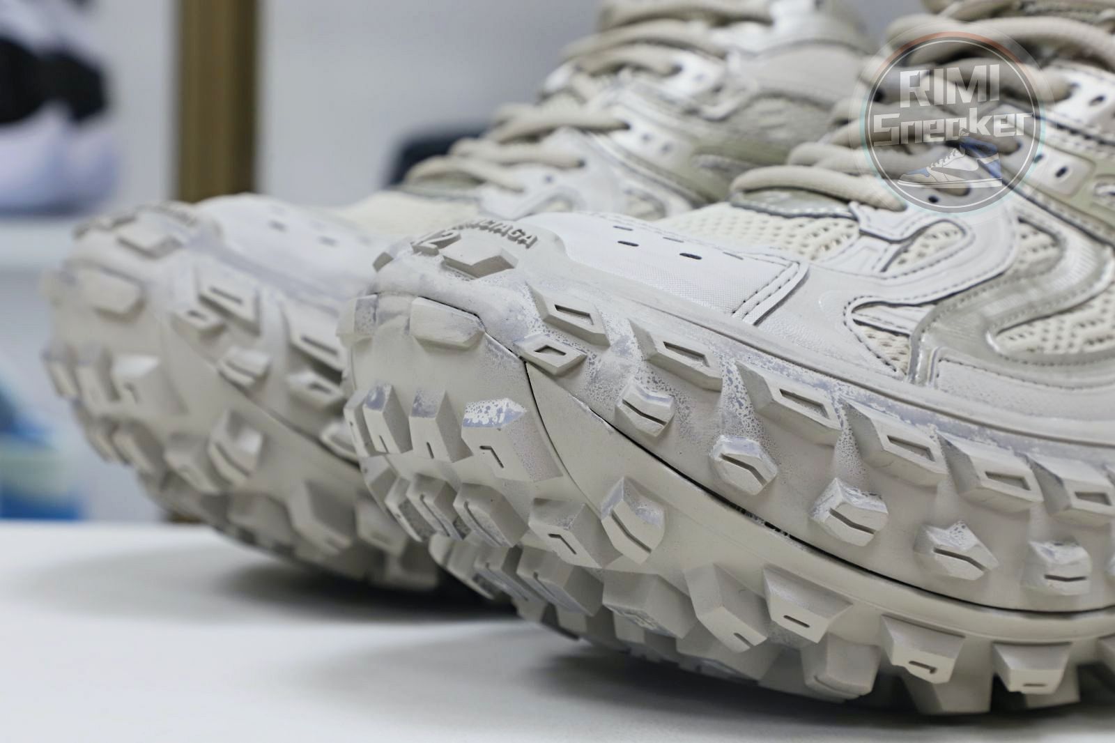 Balenciaga all sizes still in stock! Please contact customer service on iMessage/WhatsApp to purchase! BLGA  Defender