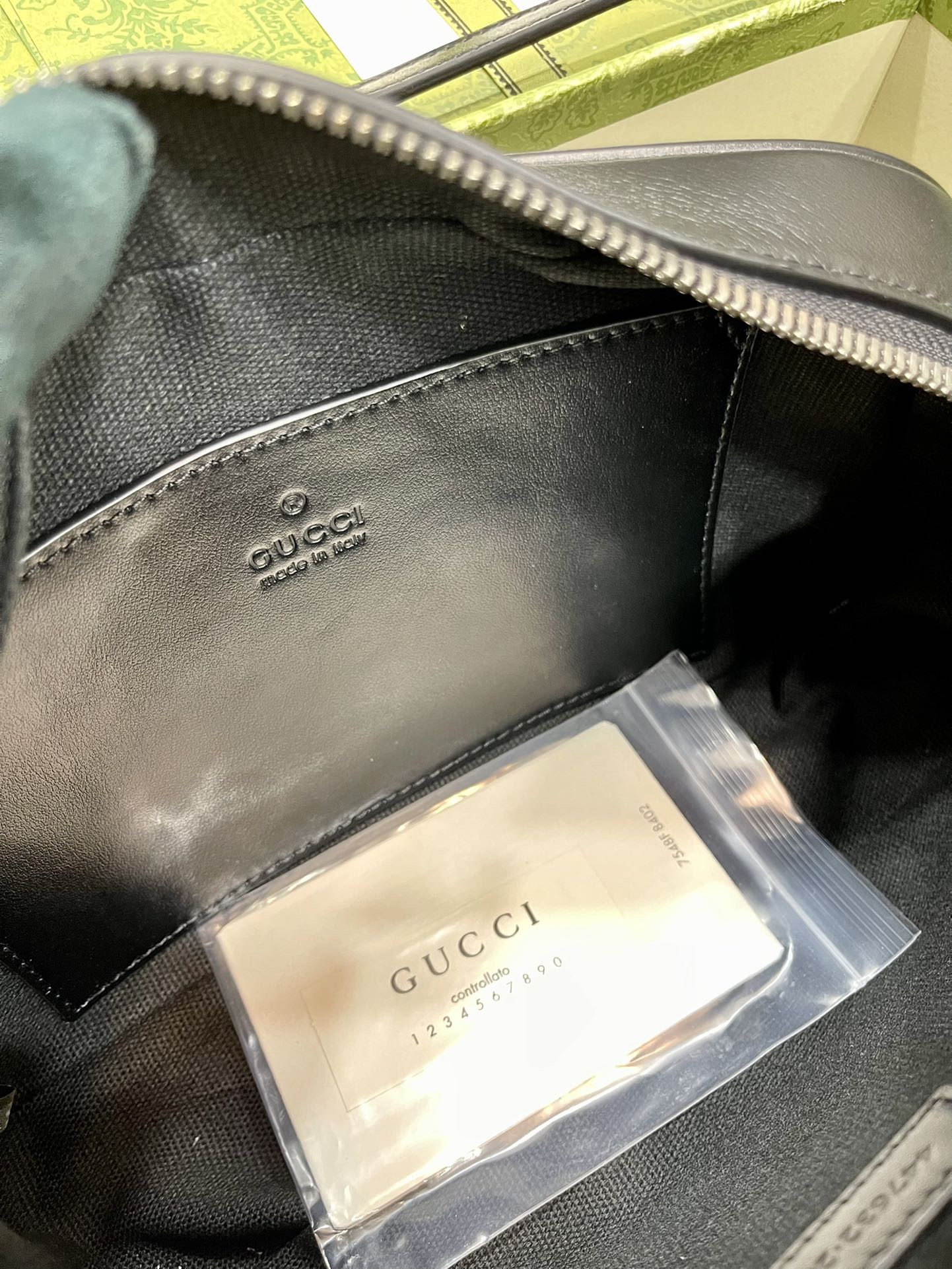 G*u*i marmont series model number: 447632 size: 24*13*7cm