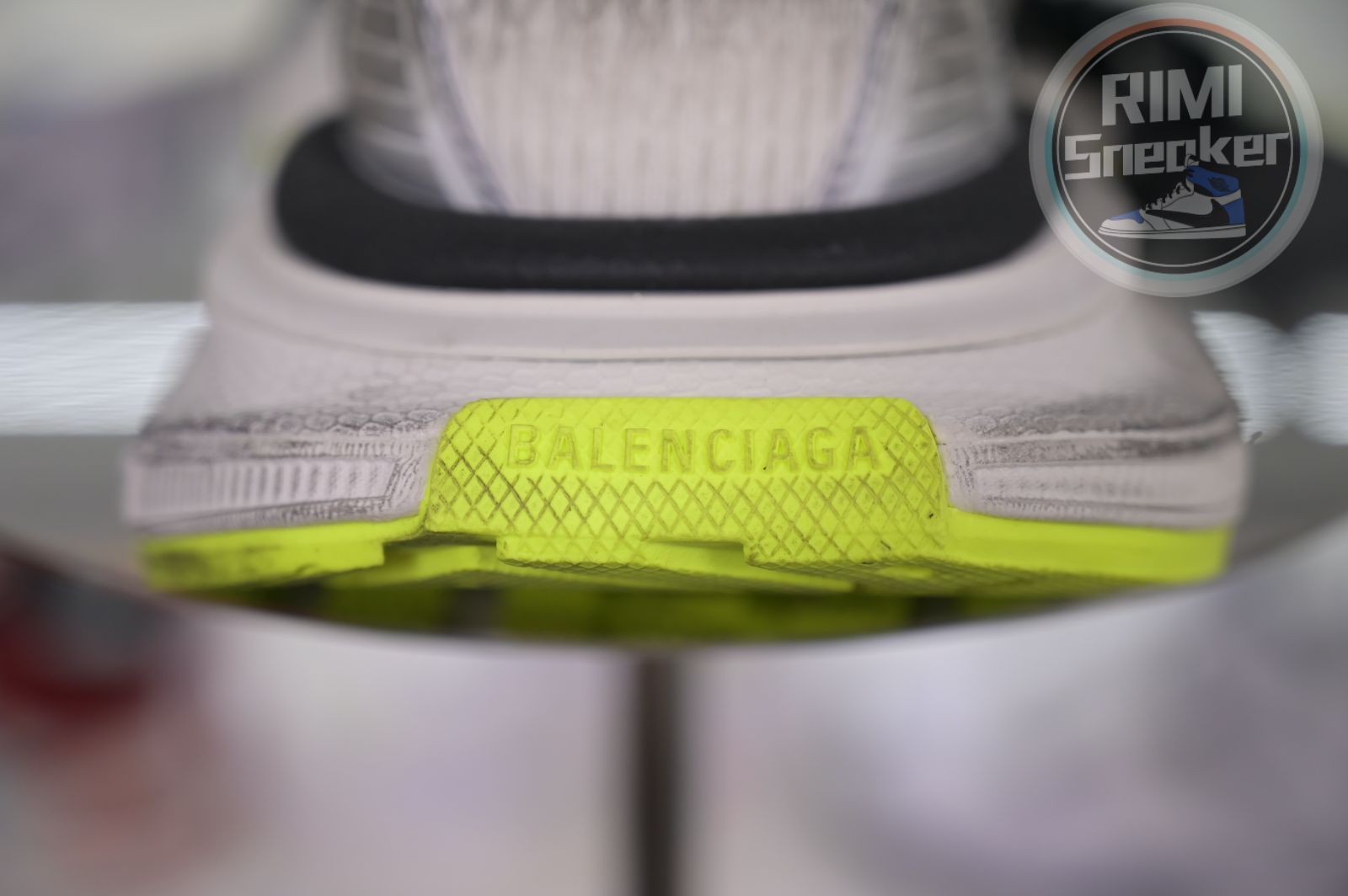 Balenciaga all sizes still in stock! Please contact customer service on iMessage/WhatsApp to purchase!  BLGA  3XL