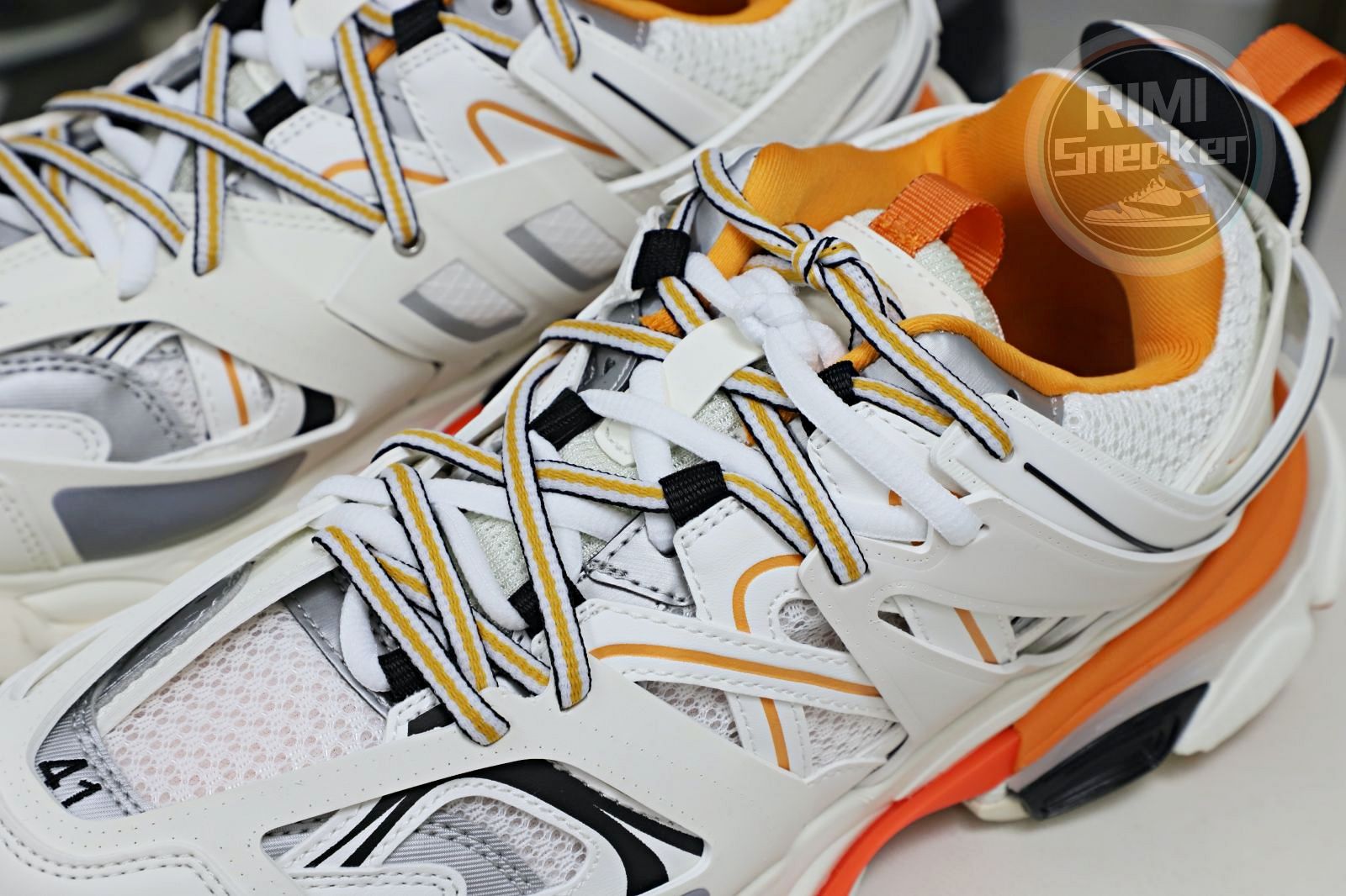 Balenciaga all sizes still in stock! Please contact customer service on iMessage/WhatsApp to purchase! BLGA  Track（LED）