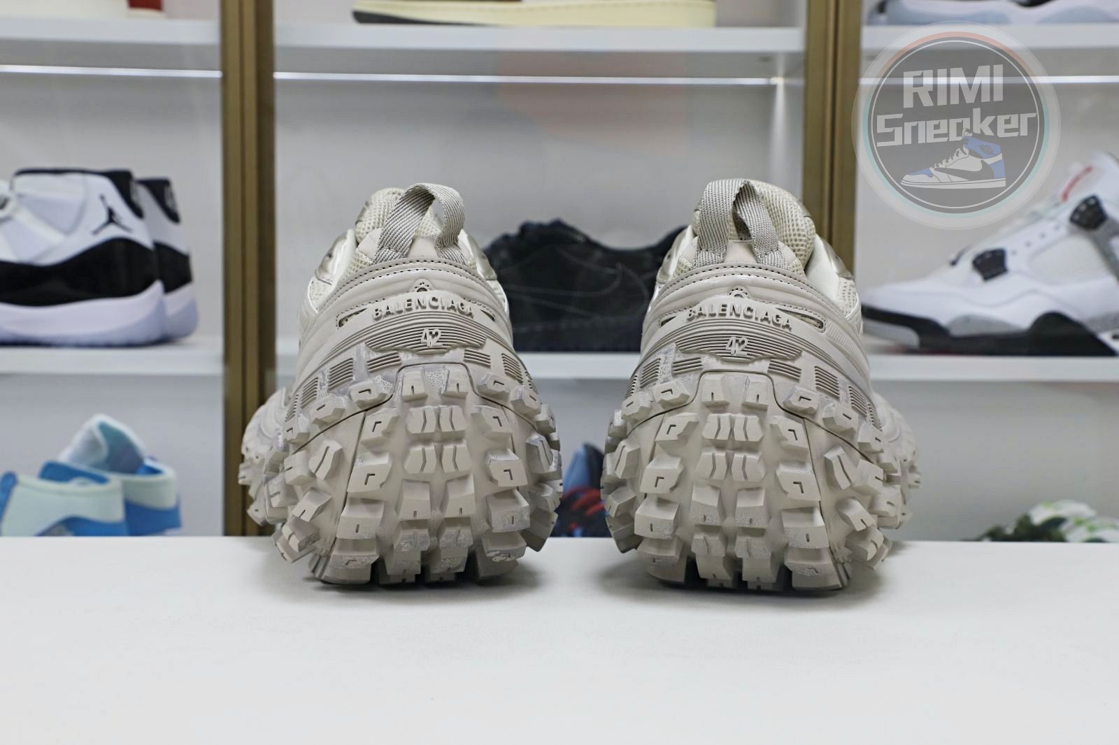 Balenciaga all sizes still in stock! Please contact customer service on iMessage/WhatsApp to purchase! BLGA  Defender