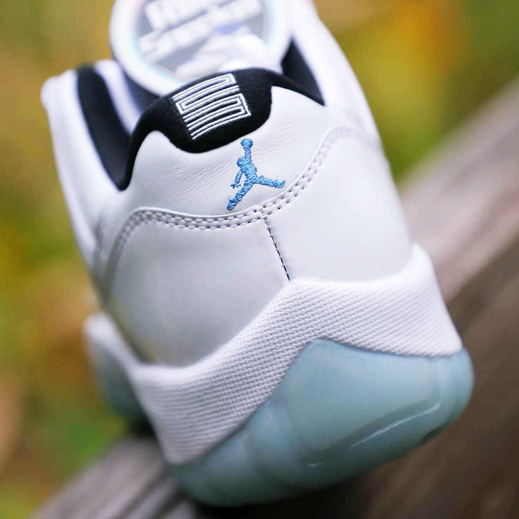 AIR JORDAN 11 RETRO LOW LEGEND BLUE  AV2187-117