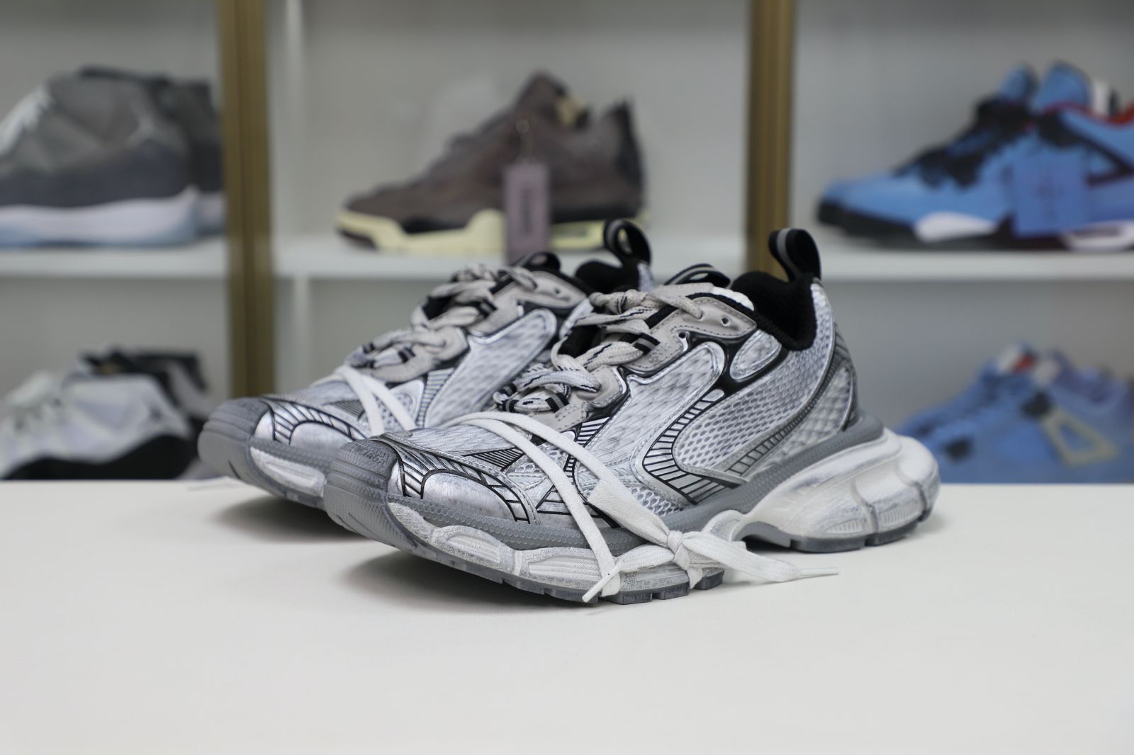 Balenciaga all sizes still in stock! Please contact customer service on iMessage/WhatsApp to purchase! BLGA  3XL