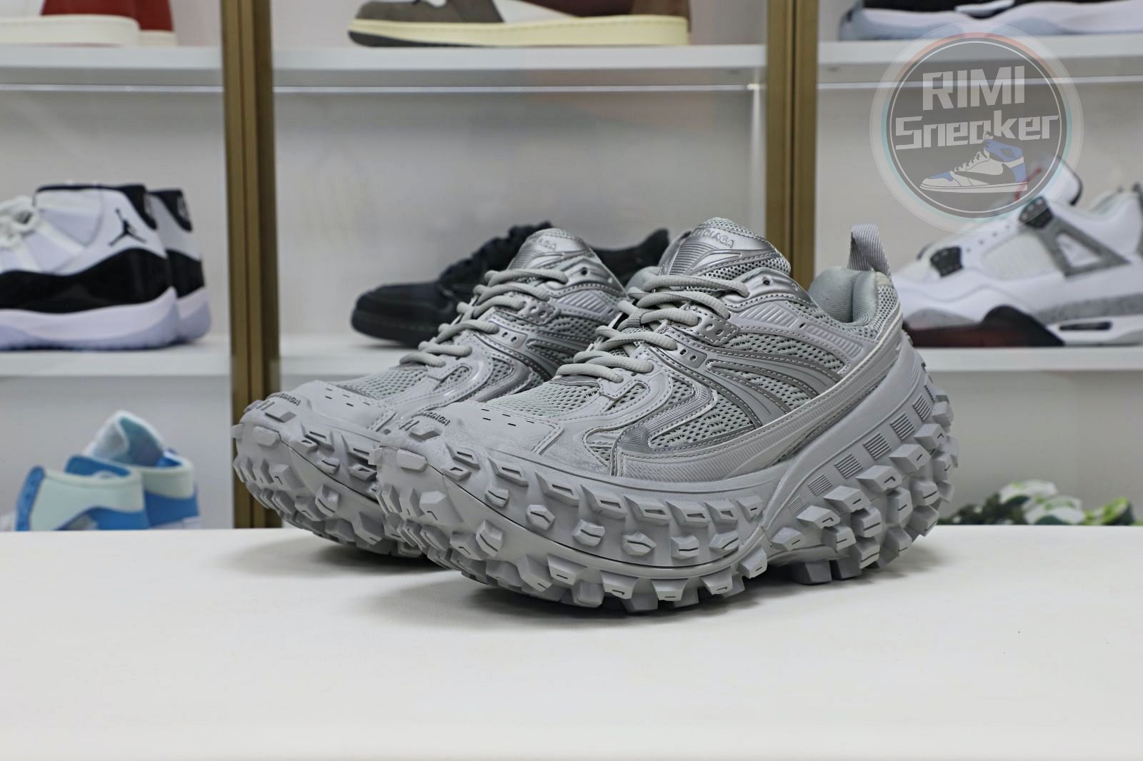 Balenciaga all sizes still in stock! Please contact customer service on iMessage/WhatsApp to purchase! BLGA  Defender