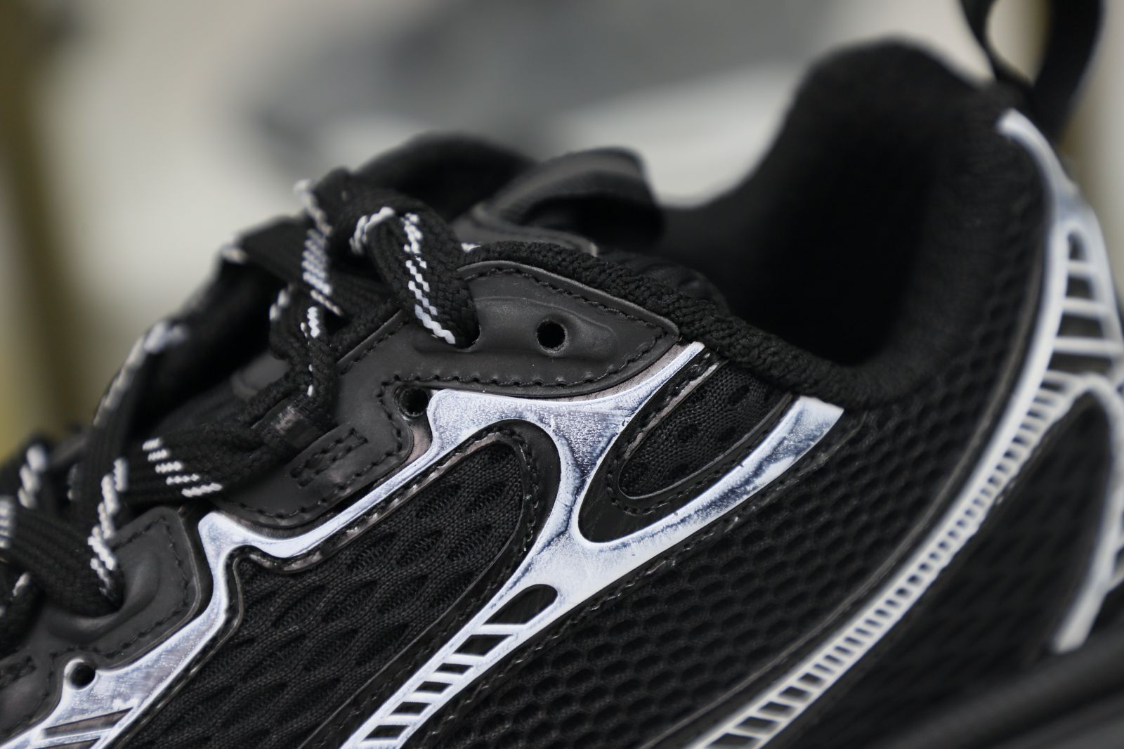 Balenciaga all sizes still in stock! Please contact customer service on iMessage/WhatsApp to purchase!  BLGA  3XL