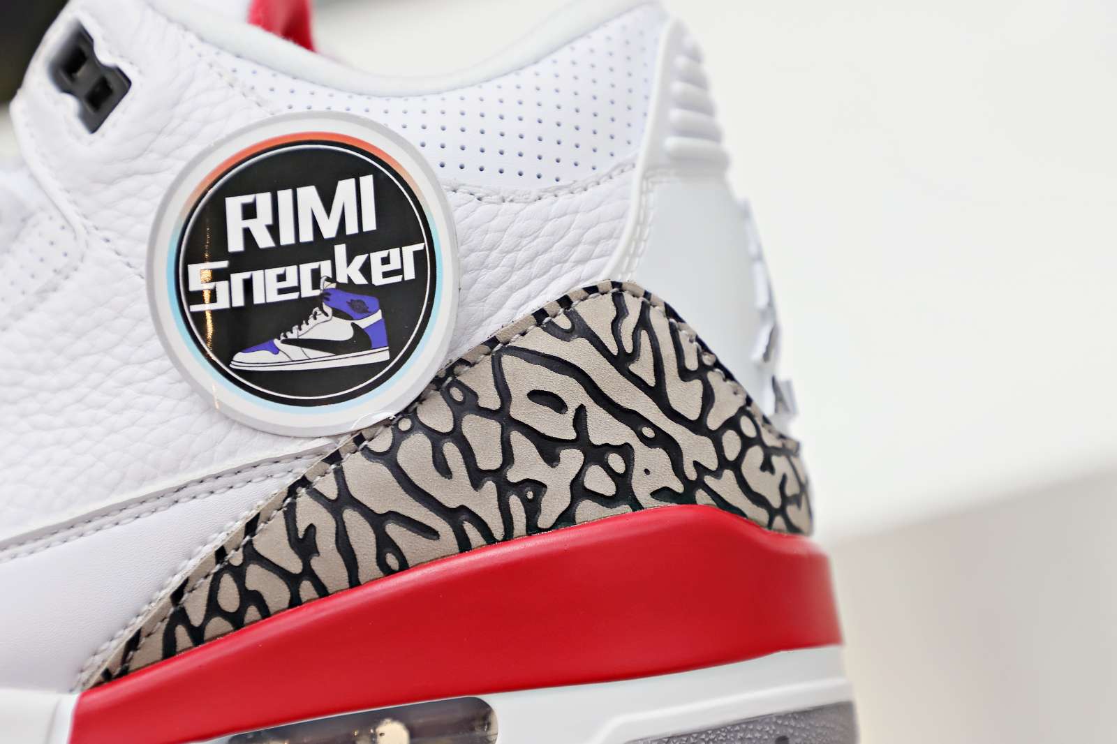 AIR JORDAN 3 RETRO