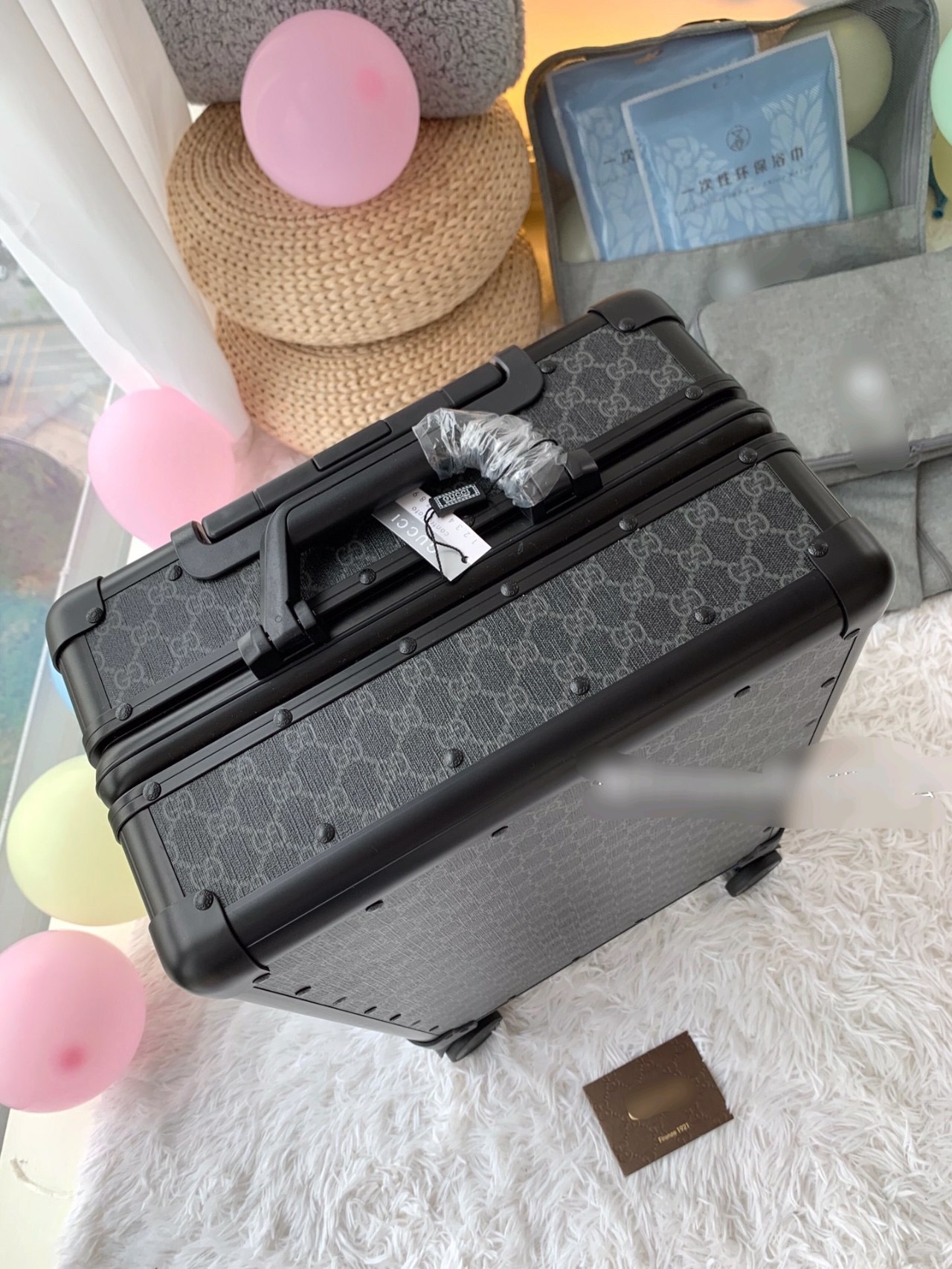 G*u*i luggage/trolley case vintage size 20 inch
