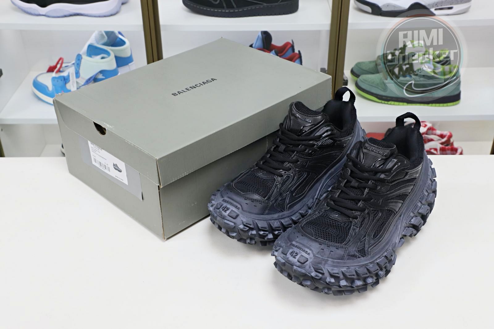 Balenciaga all sizes still in stock! Please contact customer service on iMessage/WhatsApp to purchase. BLGA  Defender
