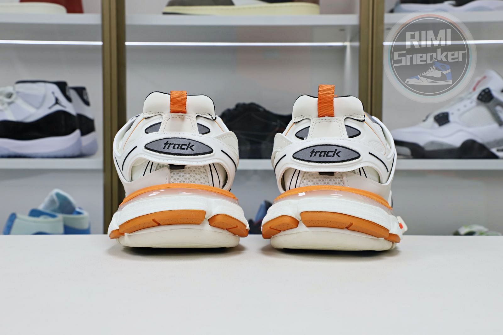 Balenciaga all sizes still in stock! Please contact customer service on iMessage/WhatsApp to purchase! BLGA  Track（LED）