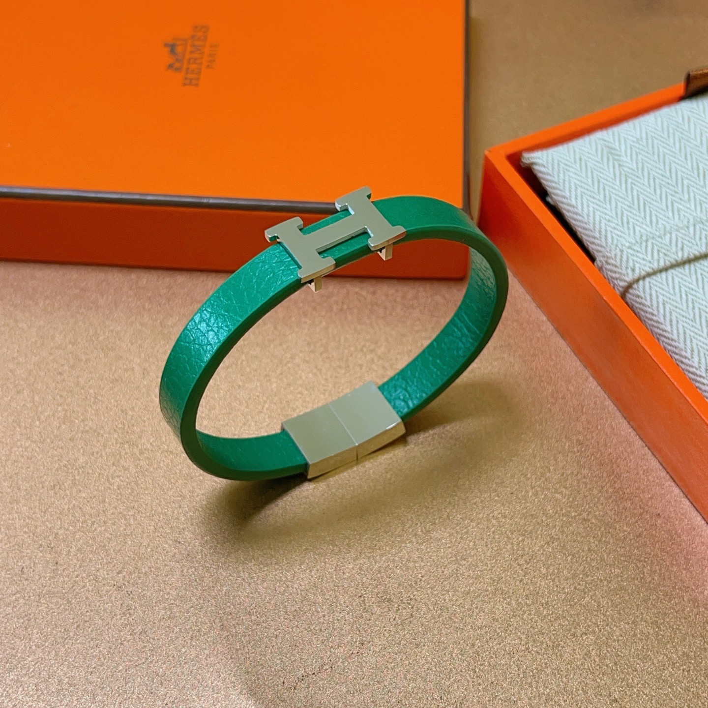 Hermès leather strap pure handmade leather material series 18k gold bracelet