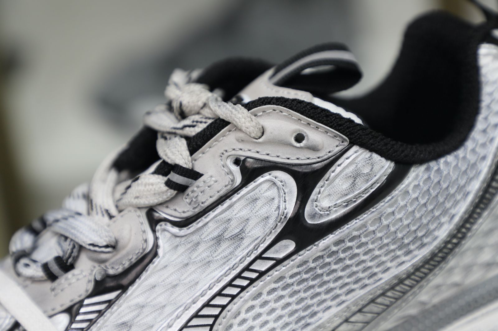 Balenciaga all sizes still in stock! Please contact customer service on iMessage/WhatsApp to purchase! BLGA  3XL