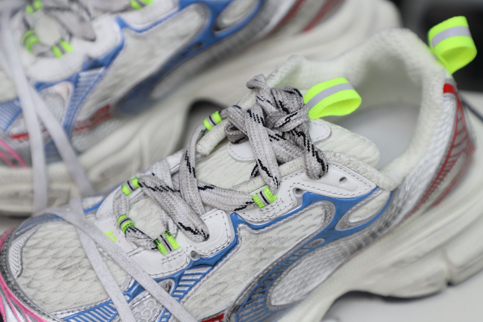 Balenciaga all sizes still in stock! Please contact customer service on iMessage/WhatsApp to purchase! BLGA  3XL