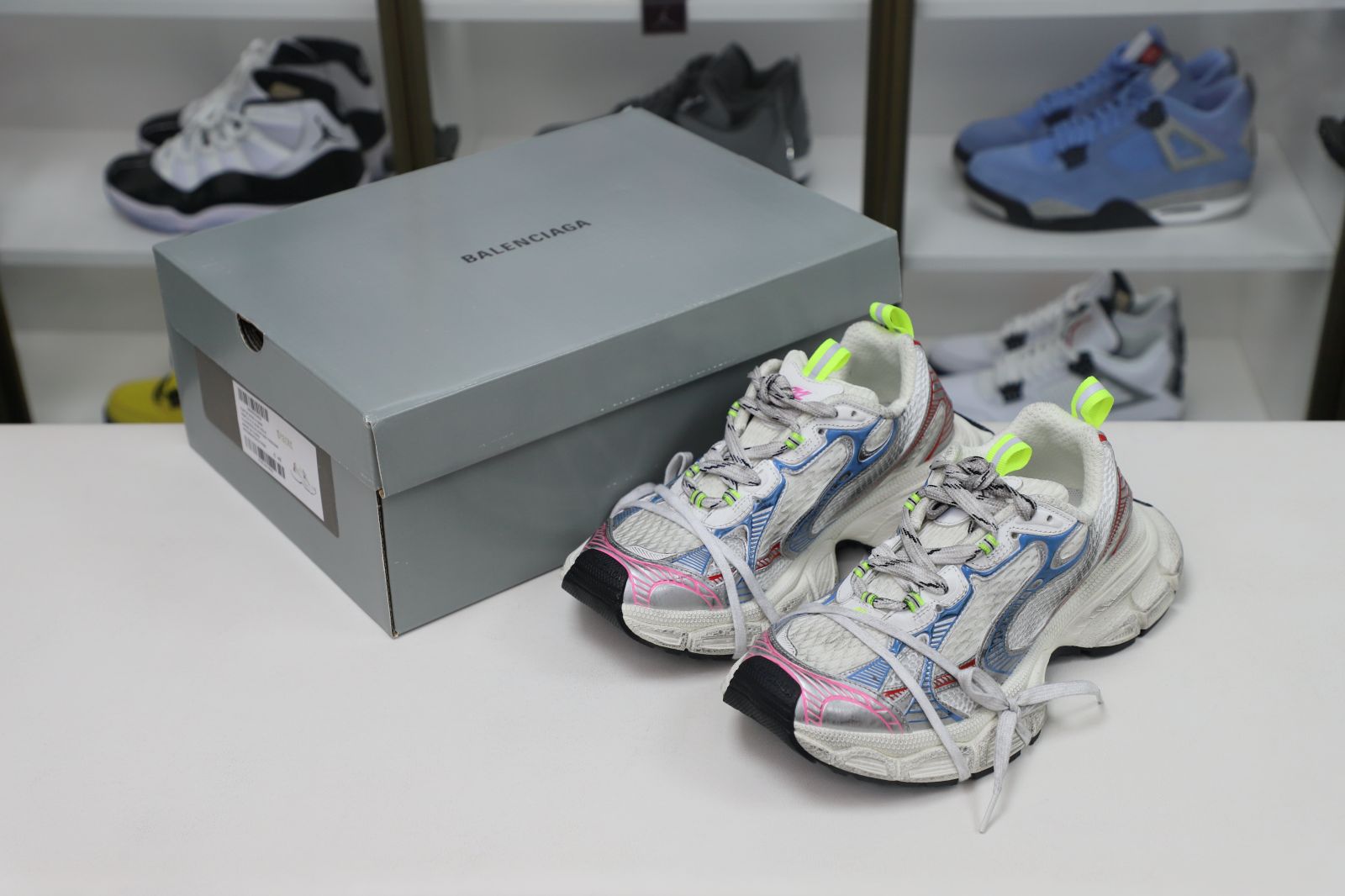 Balenciaga all sizes still in stock! Please contact customer service on iMessage/WhatsApp to purchase! BLGA  3XL