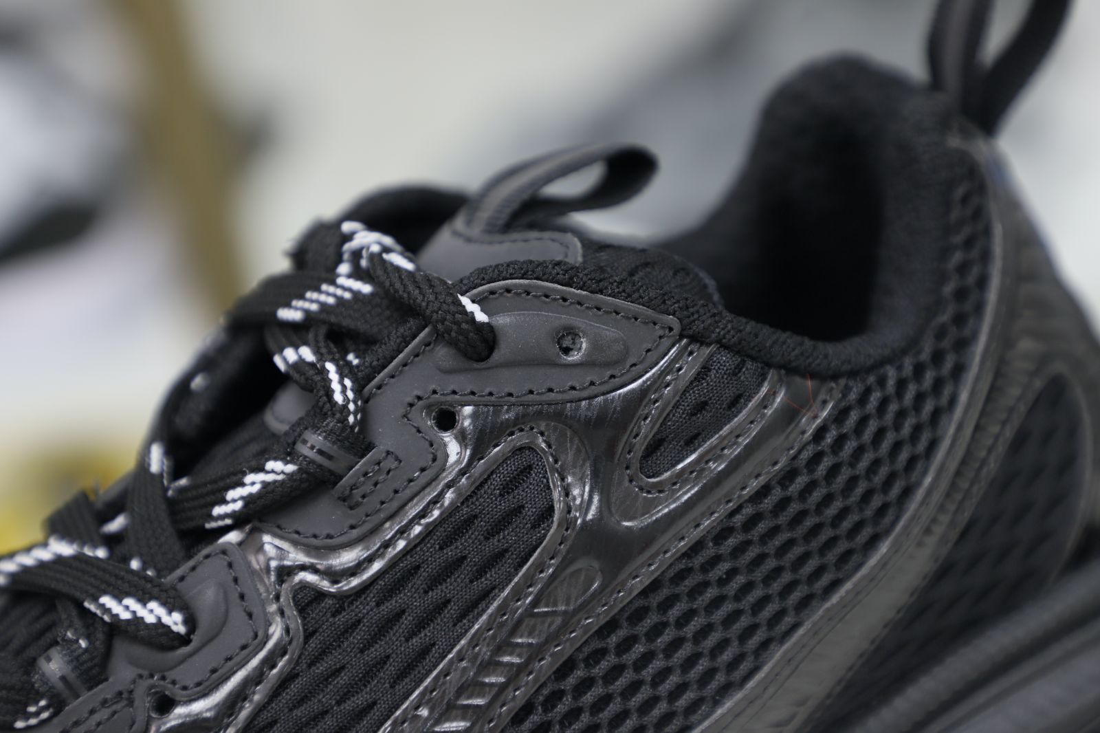 Balenciaga all sizes still in stock! Please contact customer service on iMessage/WhatsApp to purchase! BLGA  3XL