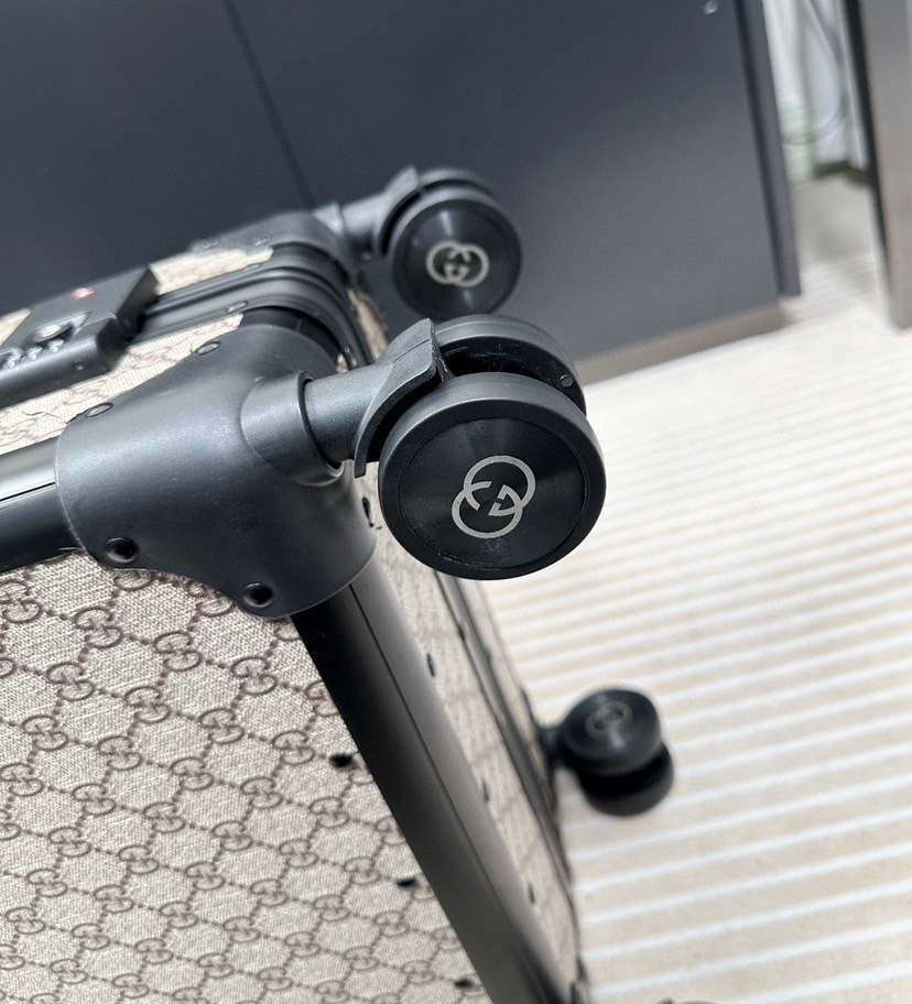 G*u*i luggage/trolley case vintage size 20 inch