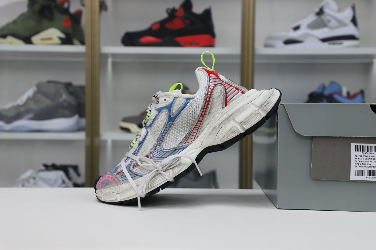 Balenciaga all sizes still in stock! Please contact customer service on iMessage/WhatsApp to purchase! BLGA  3XL