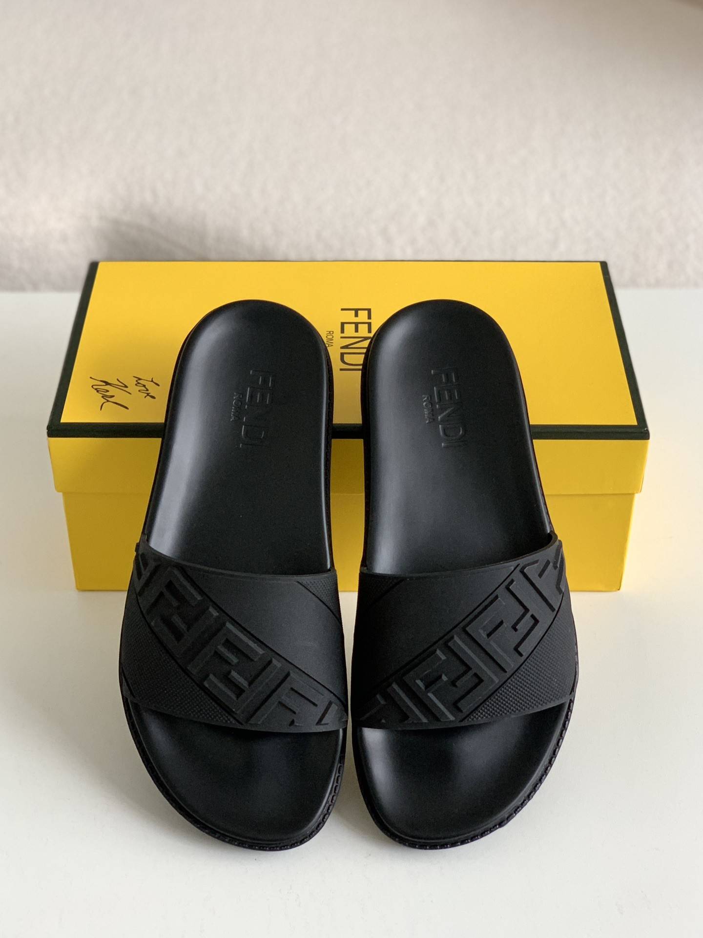 Fendi slippers