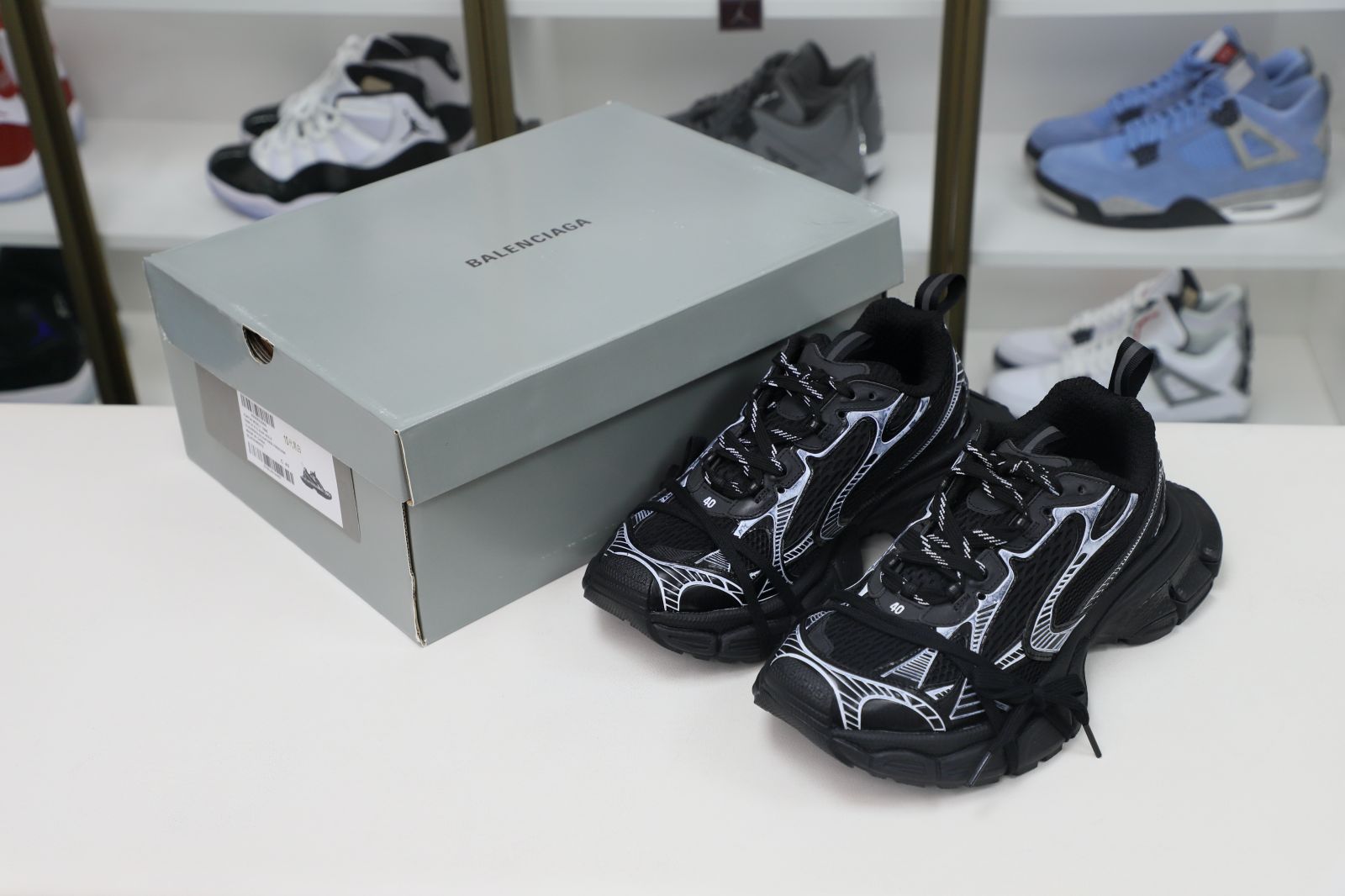 Balenciaga all sizes still in stock! Please contact customer service on iMessage/WhatsApp to purchase!  BLGA  3XL