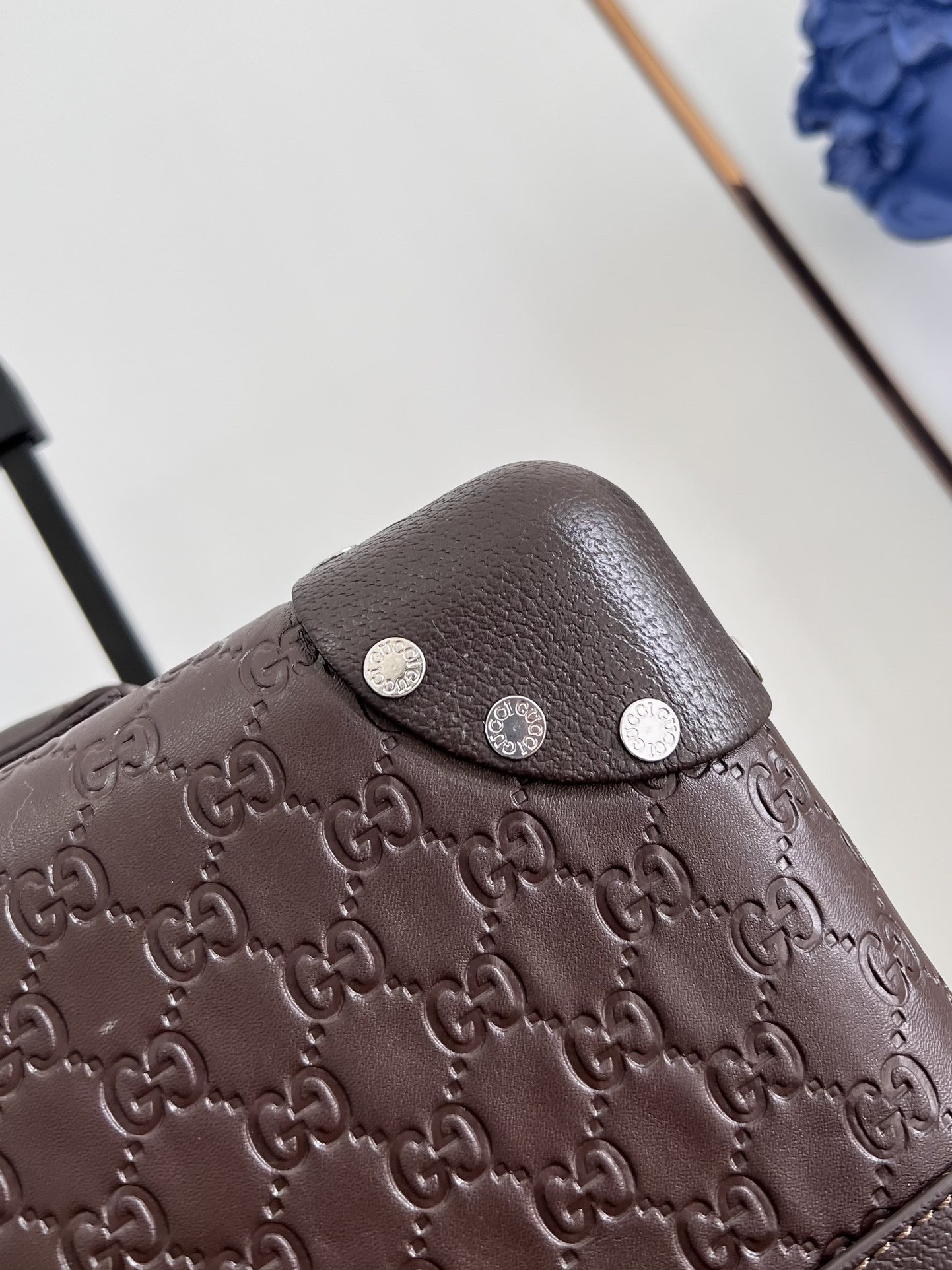 G*u*i suitcase/trolley case f906 retro size 20 inches