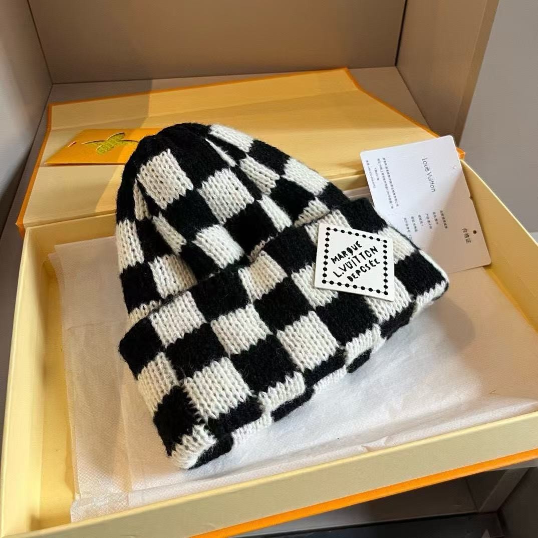 [#4094] Louis Vuitton autumn and wi nter new checkered knitted hat