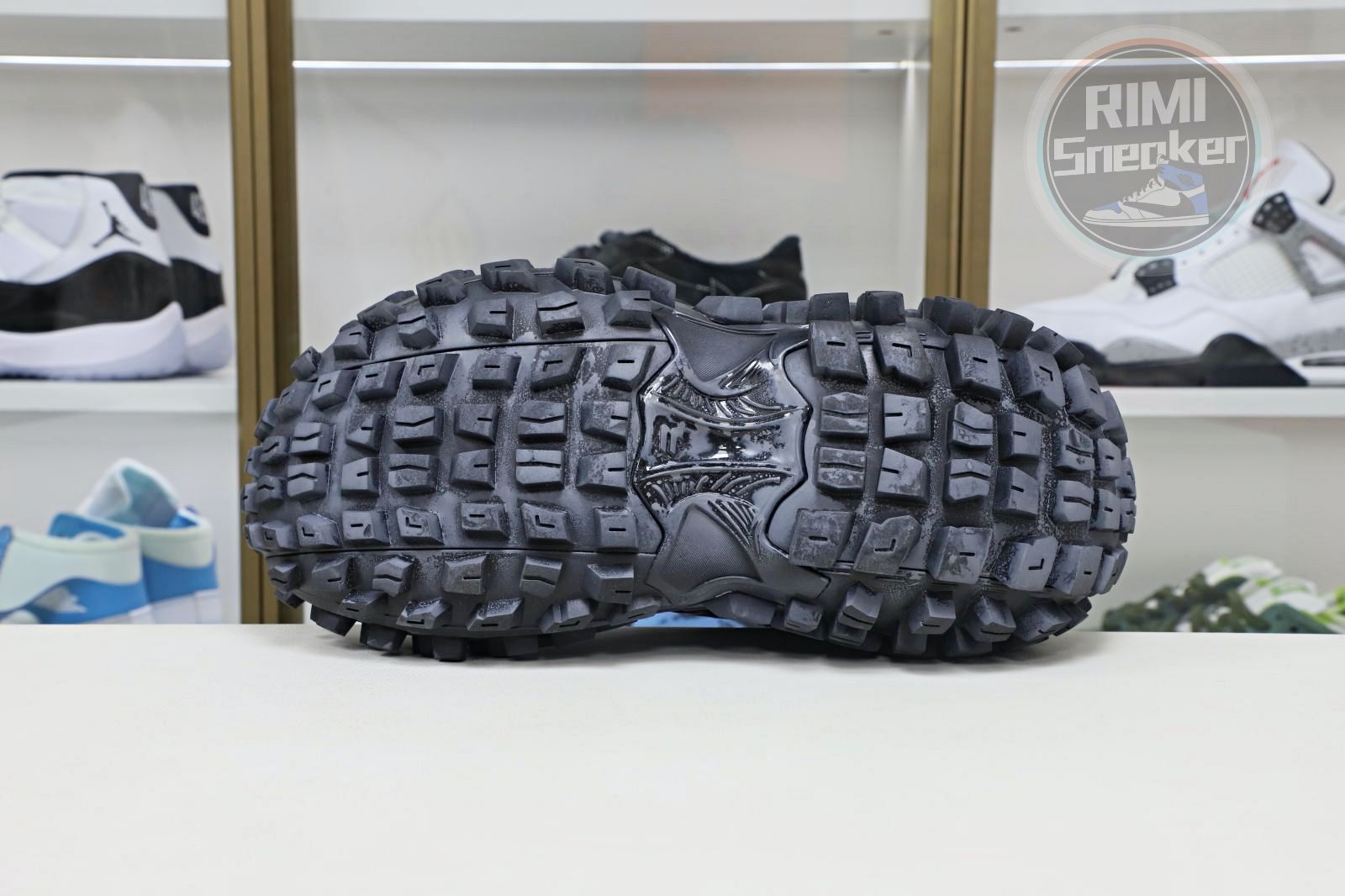 Balenciaga all sizes still in stock! Please contact customer service on iMessage/WhatsApp to purchase. BLGA  Defender