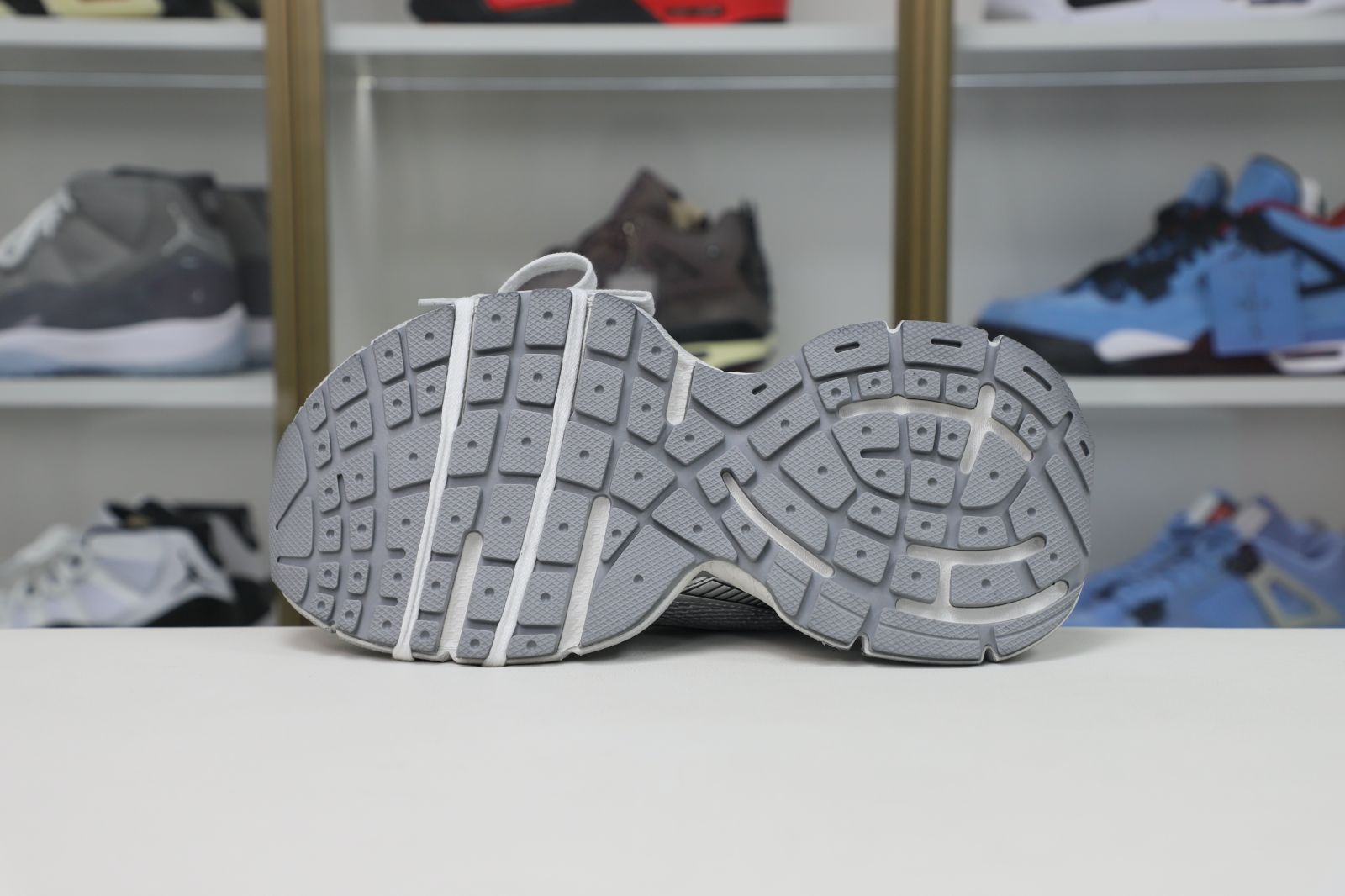 Balenciaga all sizes still in stock! Please contact customer service on iMessage/WhatsApp to purchase! BLGA  3XL