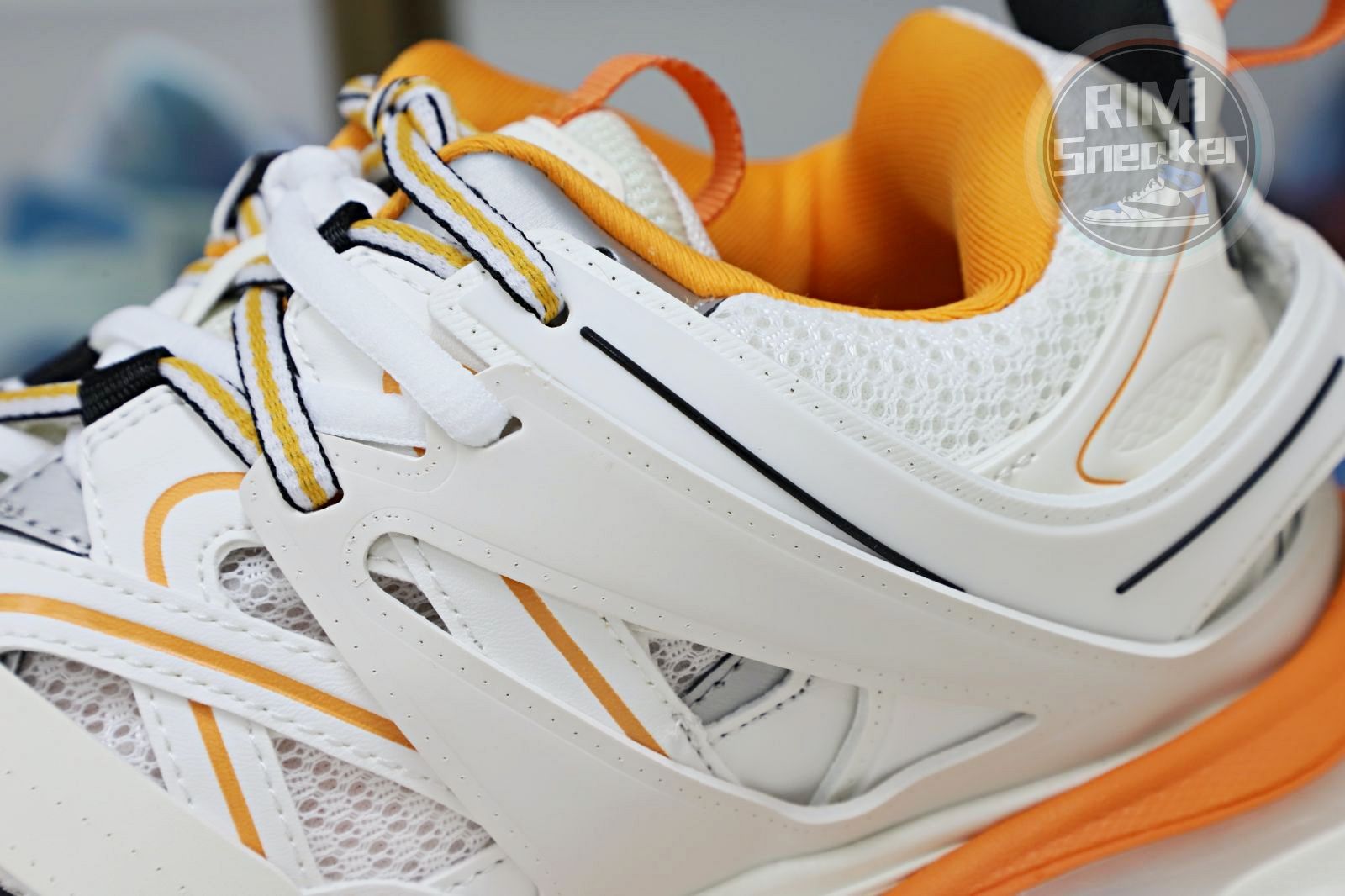 Balenciaga all sizes still in stock! Please contact customer service on iMessage/WhatsApp to purchase! BLGA  Track（LED）