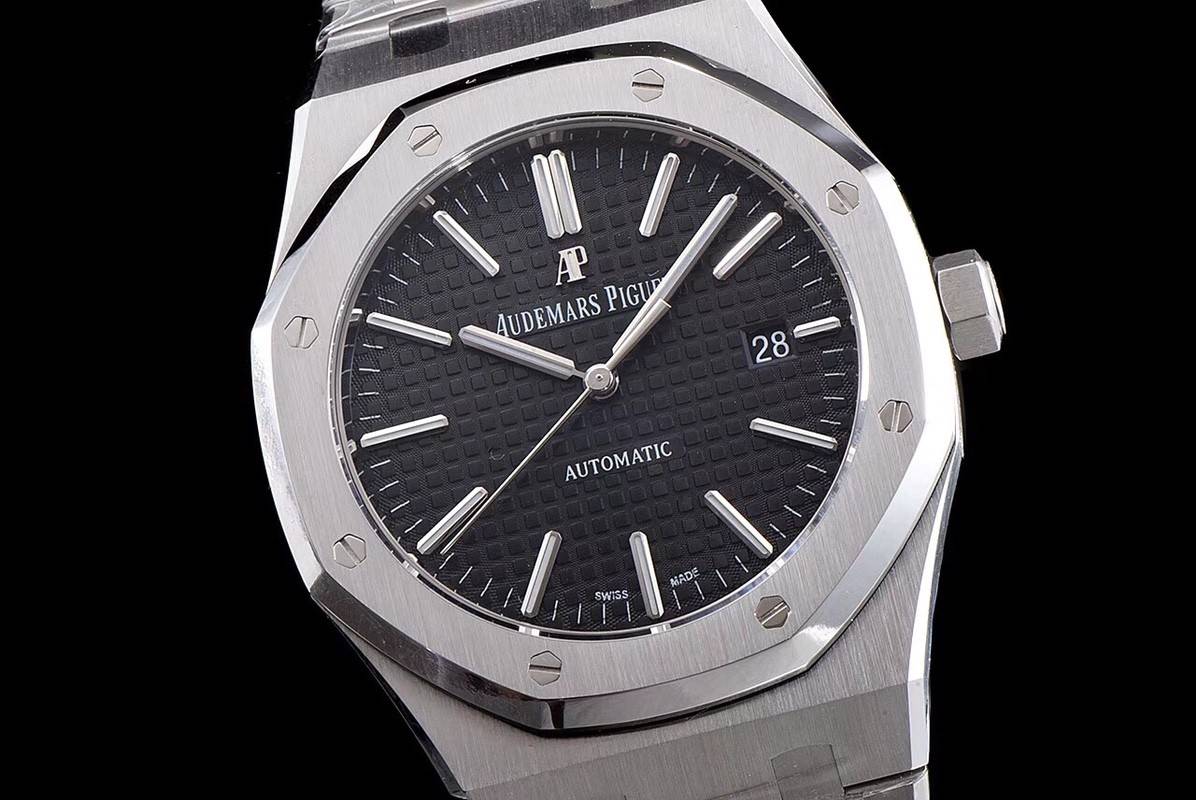 Audemars Piguet Royal Oak 15400 Series Men