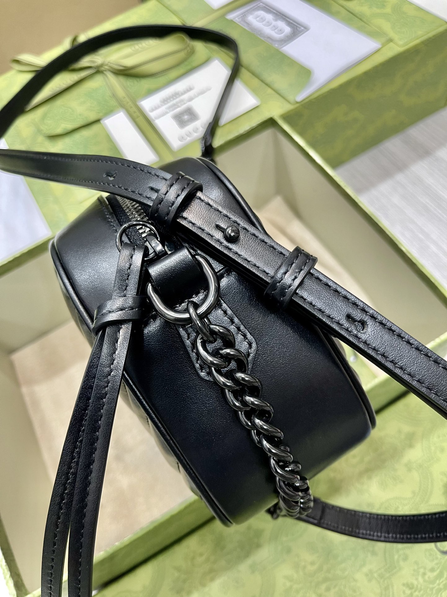 G*u*i marmont series model number: 447632 size: 24*13*7cm