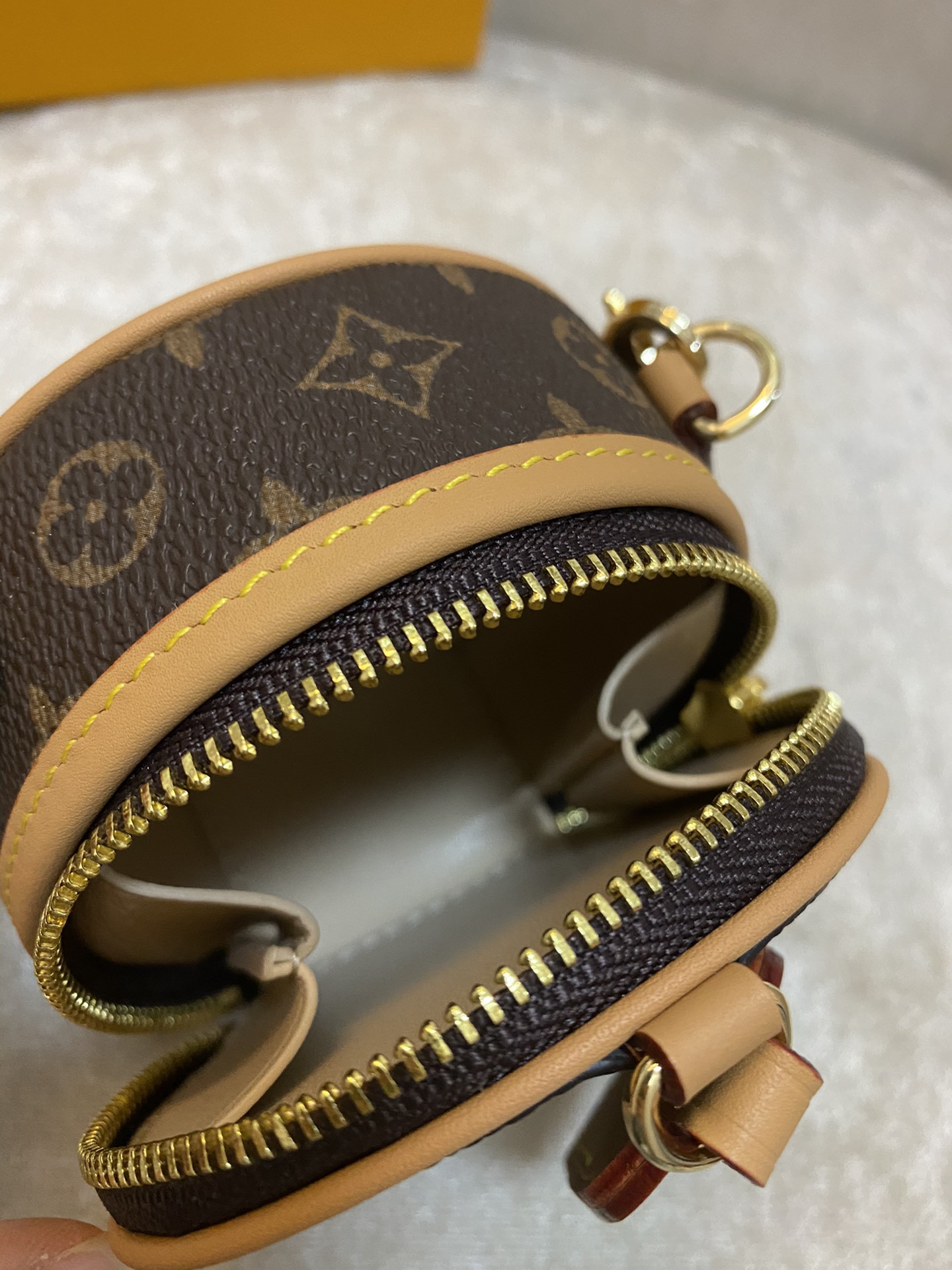 Lv Boite Chapeau