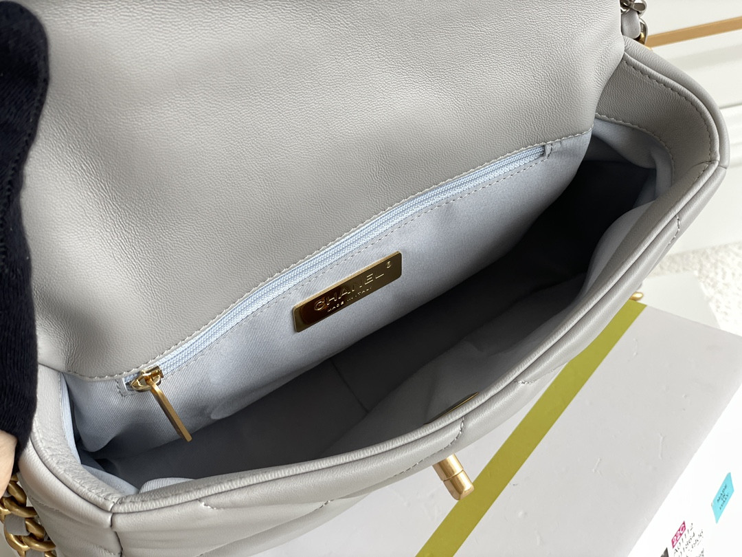 Chanle 19 Handbag