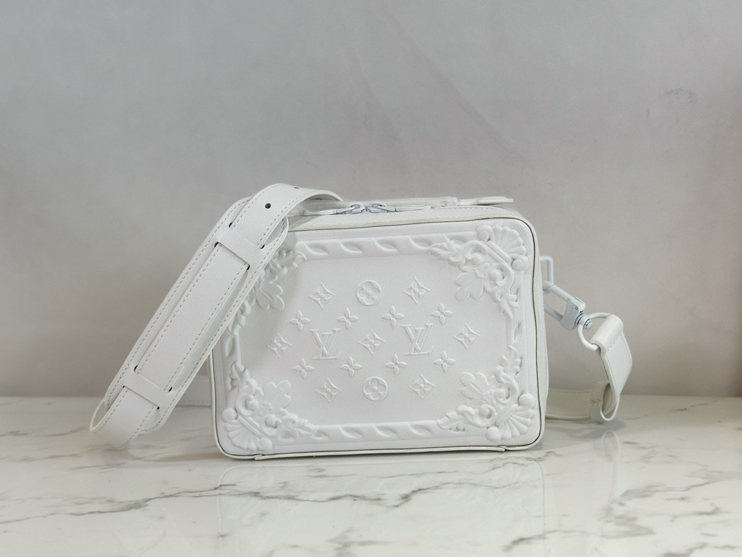 Lv Soft Trunk