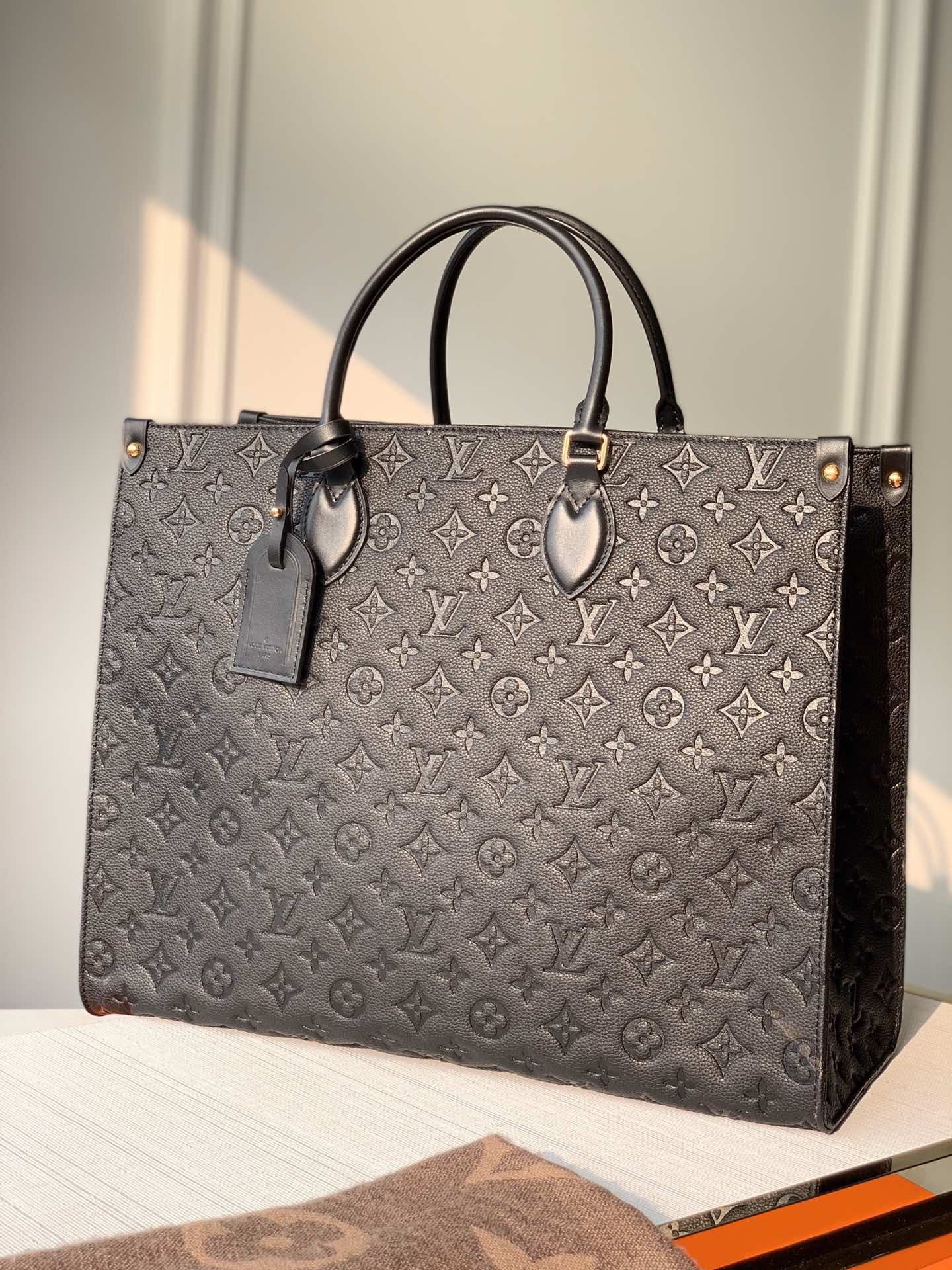 Louis Vuitton Onthego Bag
