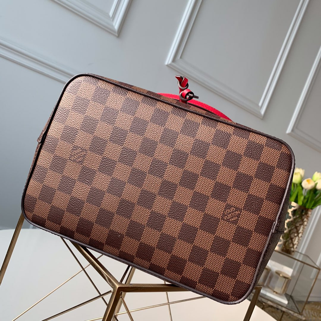 Louis Vuitton Néonoé Bag