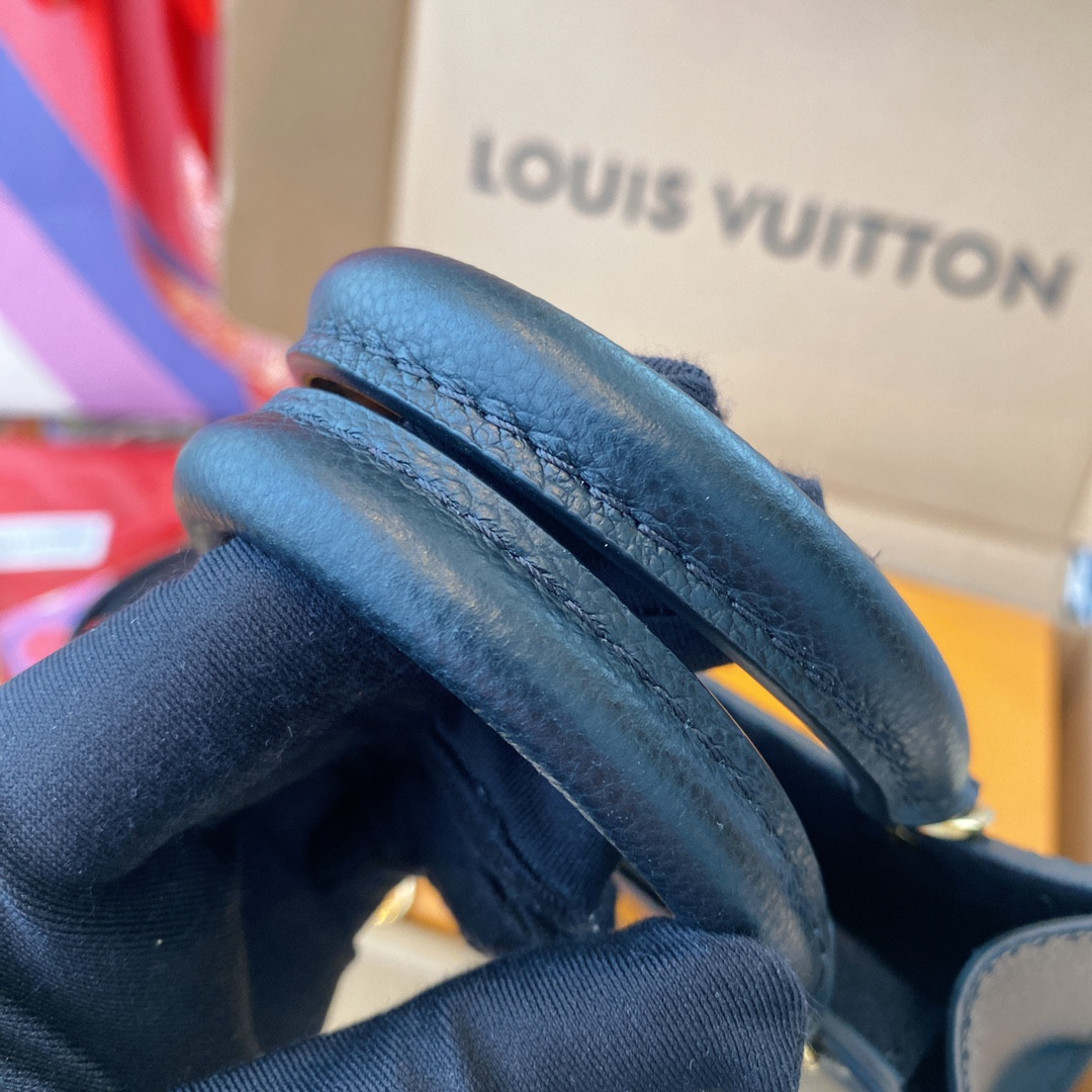 Lv Petit Sac Plat Bag