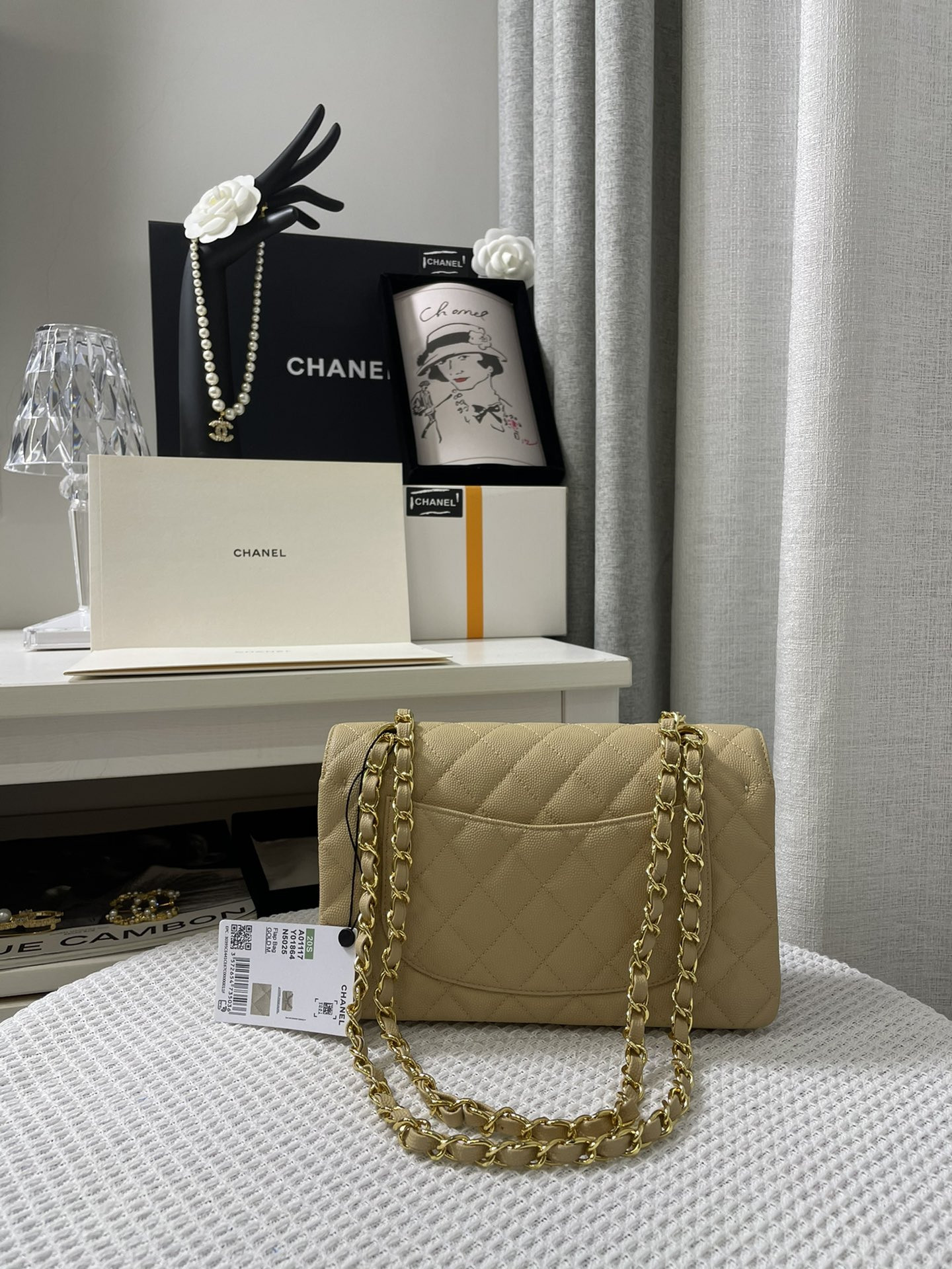 Chanle Small Classic Handbag Gold Hardware