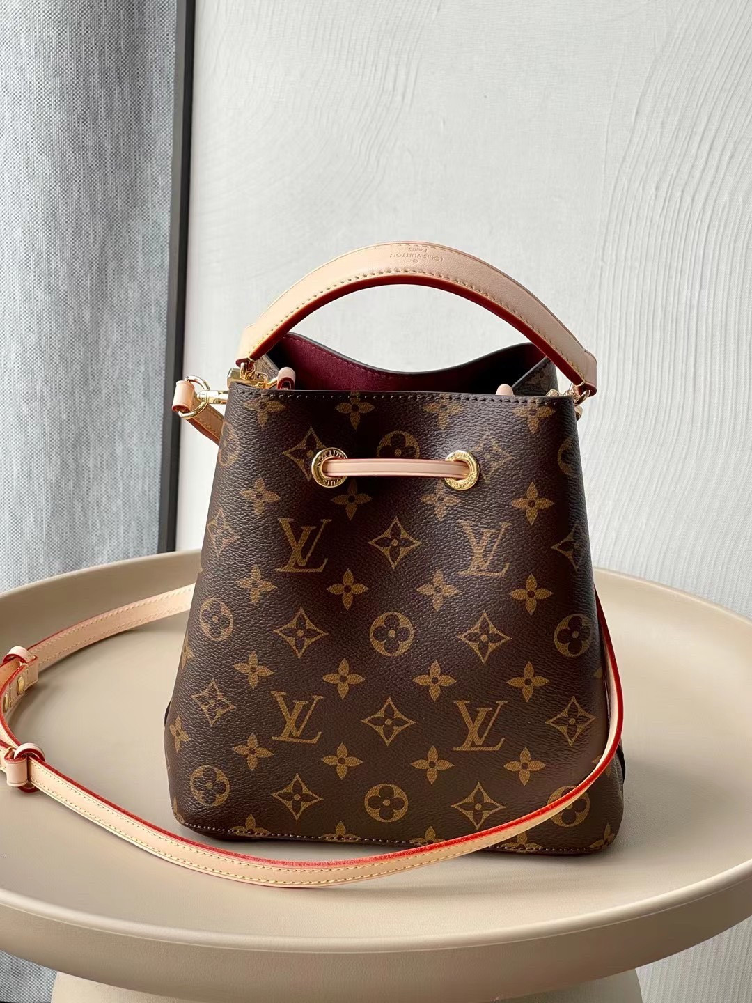 Louis Vuitton Néonoé Bag